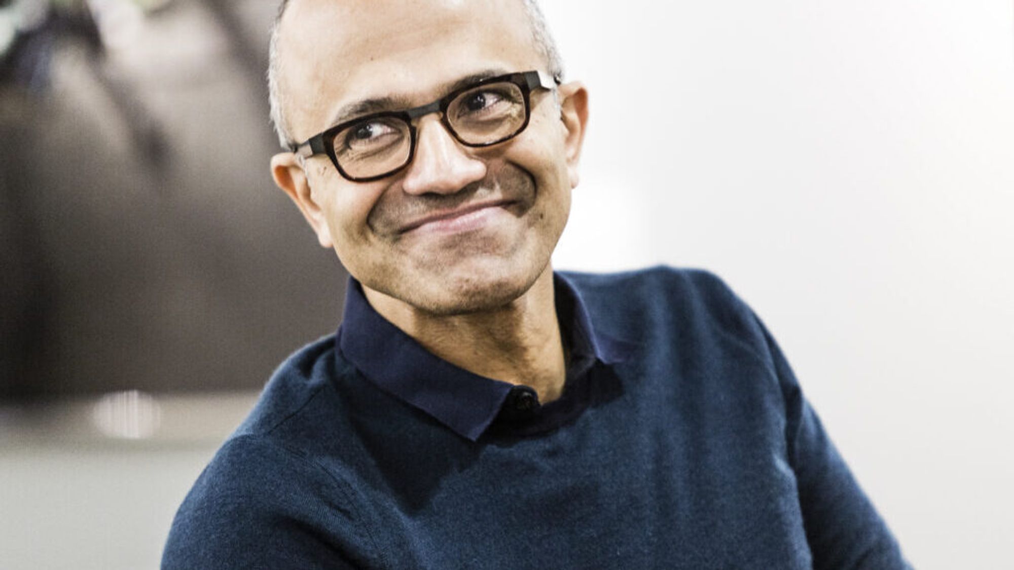Det er kanskje ikke så rart at Satya Nadella vil at folk skal omfavne KI-teknologien, med tanke på hvor mye penger selskapet har investert.