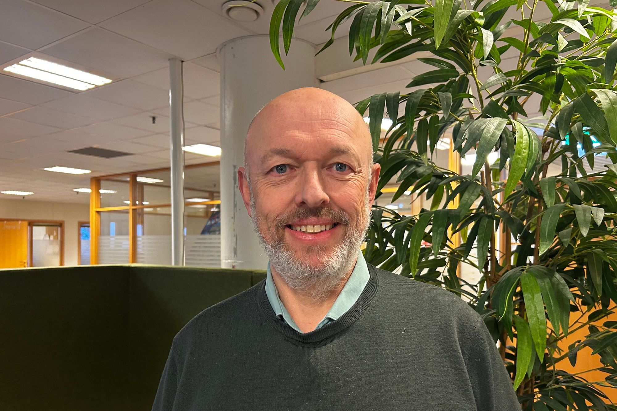 Vilhelm Einen har vært en sentral pådriver for å frikoble kommunens saksbehandling fra Microsoft og unngå innelåsing. Det skal sikre kommunen valgfrihet og store lisensbesparelser.