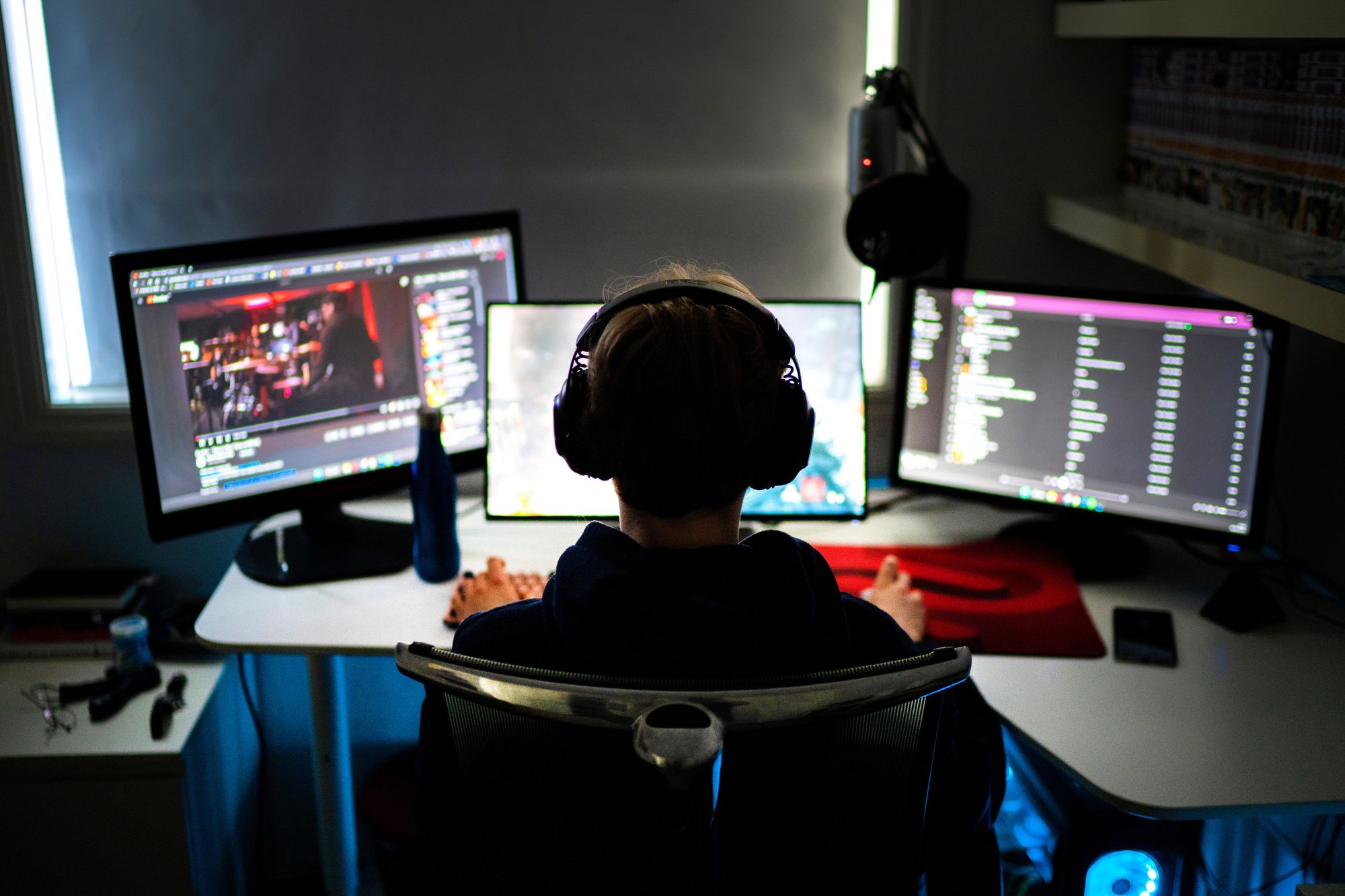 I spill og i det digitale miljøet er det press som i det virkelige livet. Mange spill er gratis i utgangspunktet, men du kan bruke penger på klær og utstyr til figuren din. Du blir ikke bedre i spillet, men du ser veldig kul ut. De nasjonale skjermrådene ble lansert 8. januar. Det anbefales at man unngår å bruke penger på kjøp i dataspill.