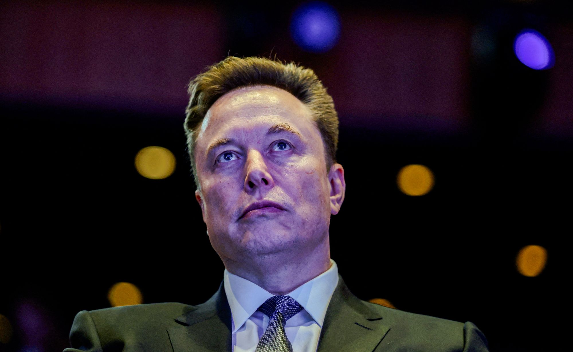 Elon Musk mener hans innsats for å få KI-selskapet OpenAI må verdsettes skikkelig og krever 134 milliarder dollar når saken kommer for retten i vår.