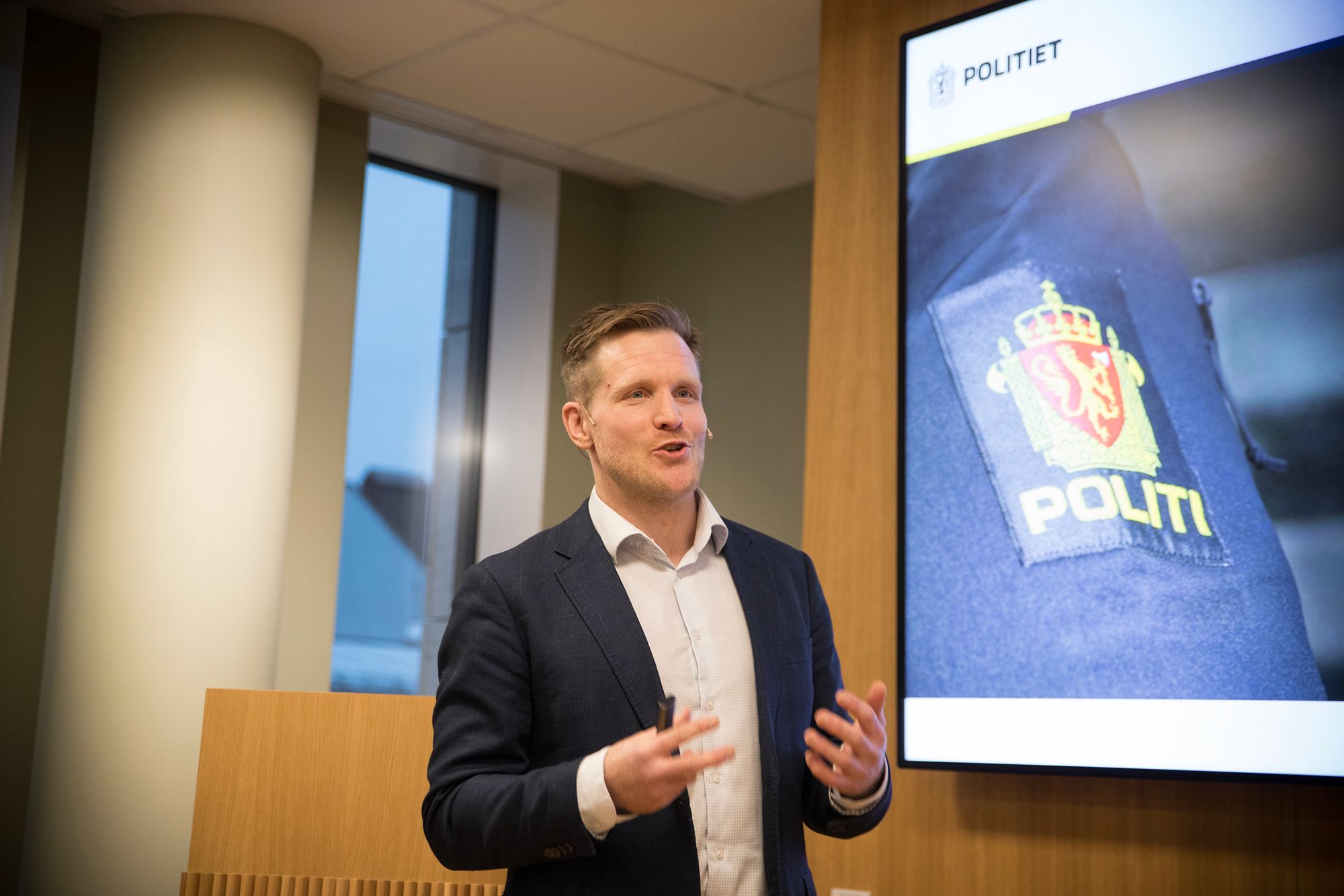 Simen Bakke i Politiets IT-enhet er blant dem som mener dagens geopolitiske situasjon tvinger frem et nytt blikk på norsk teknologiavhengighet.