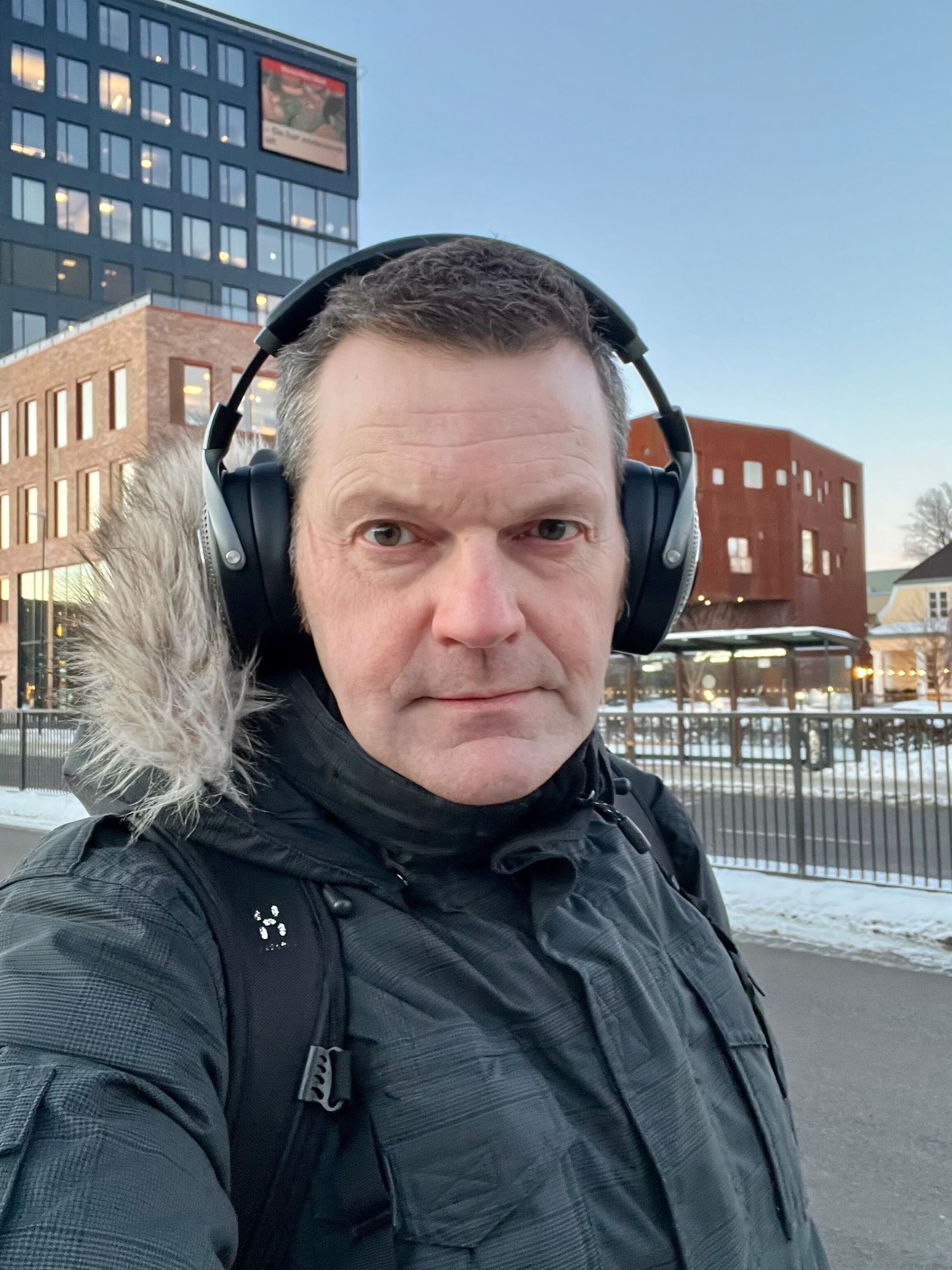 Sikkerhetsekspert Gøran Tømte advarer mot å tro at faren er over etter patching. Han tar til orde for å begrense angrepsflaten.