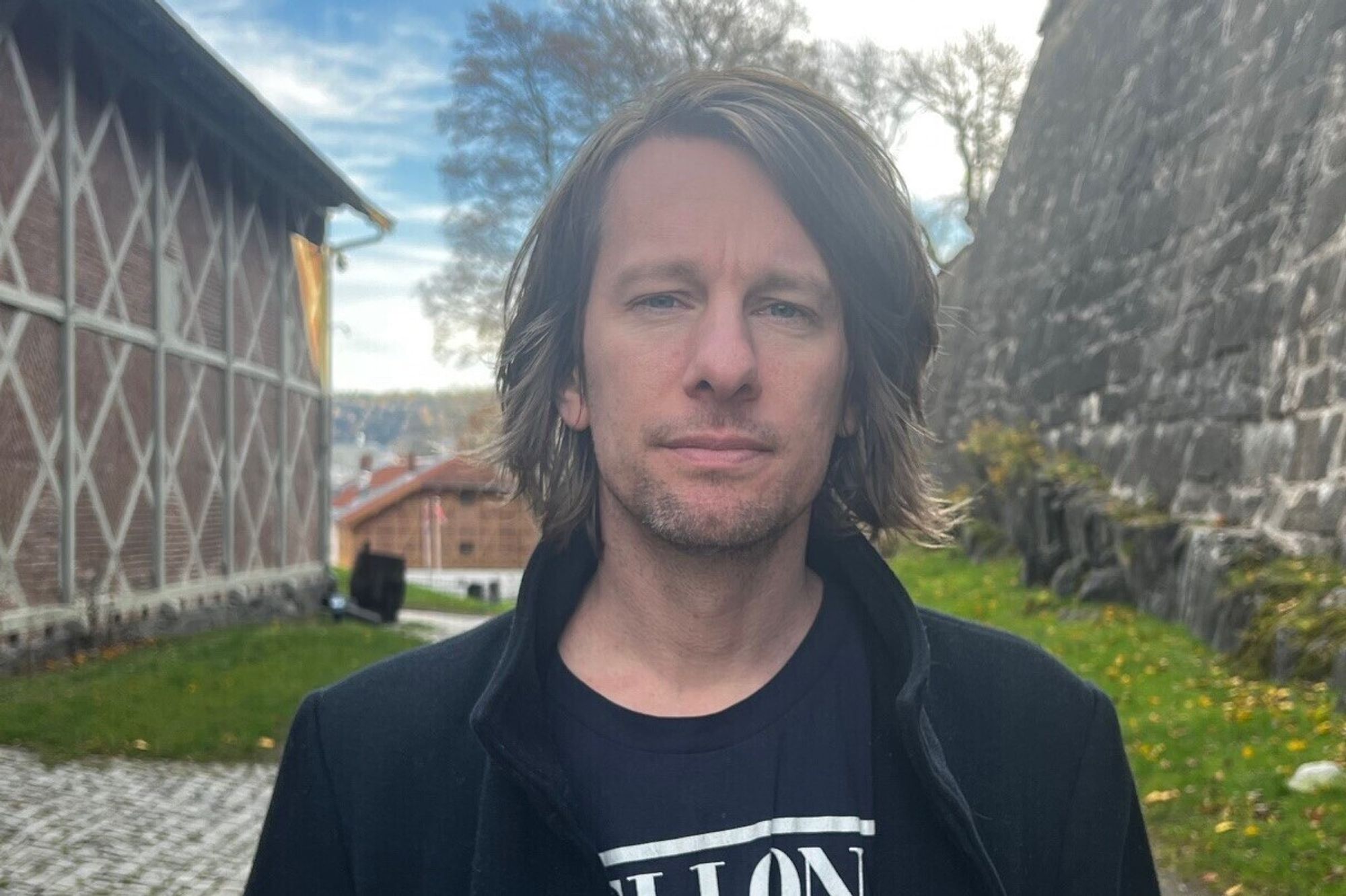 – Når man aktivt overser miljømyndighetenes råd og vil kartlegge natur parallelt med geologi, er risikoen stor for uopprettelige skader på unik natur, skriver Martin Sveinssønn Melvær i Bellona.