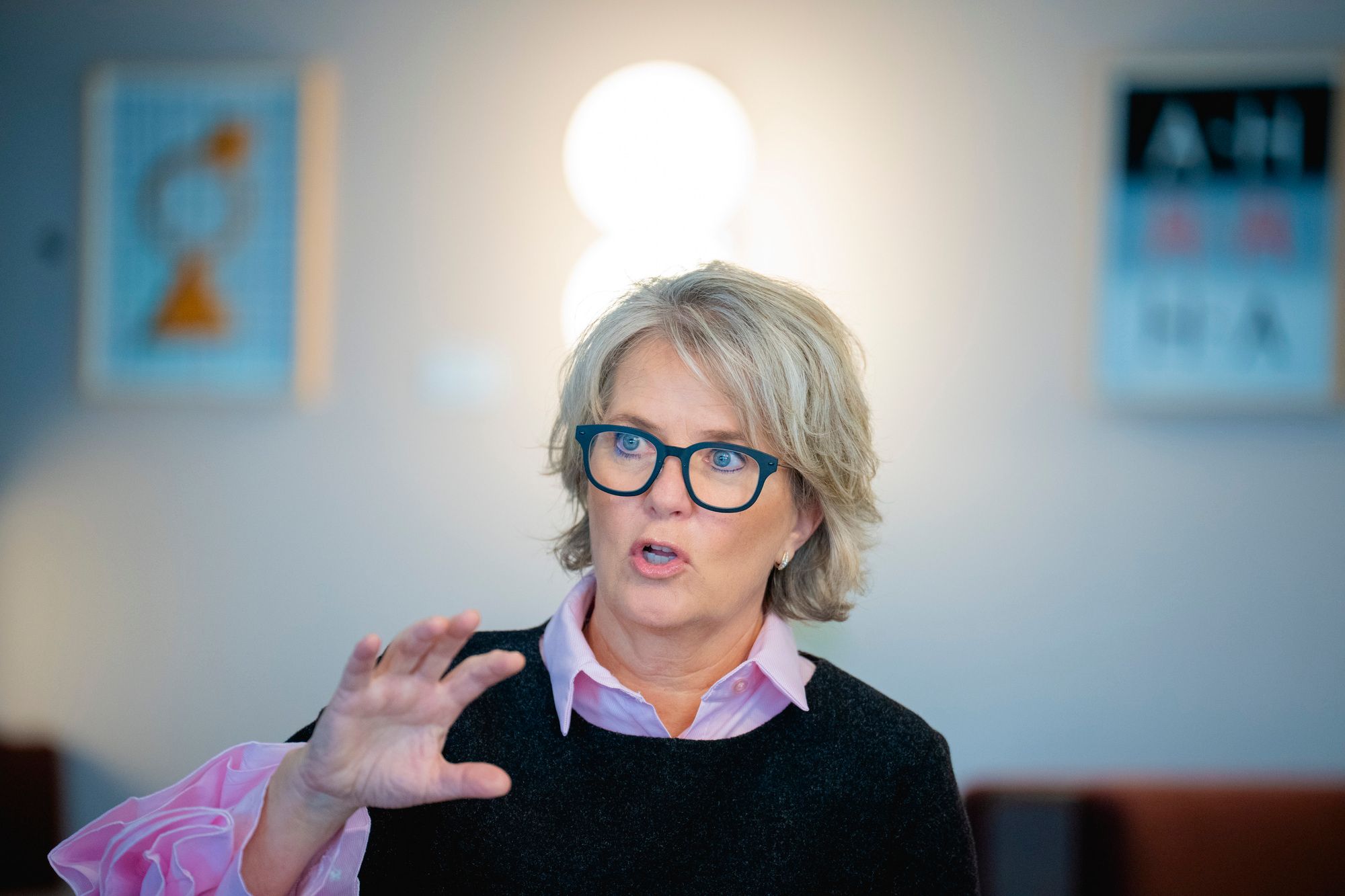 Telenor Telenor legger idag fram resultater for fjere kvartal og hele 2025.
Konsernsjef Benedicte Schilbred Fasmer har fått penger til både å gjøre milliardkjøp, betale lån, og dele ut penger til aksjonærene.