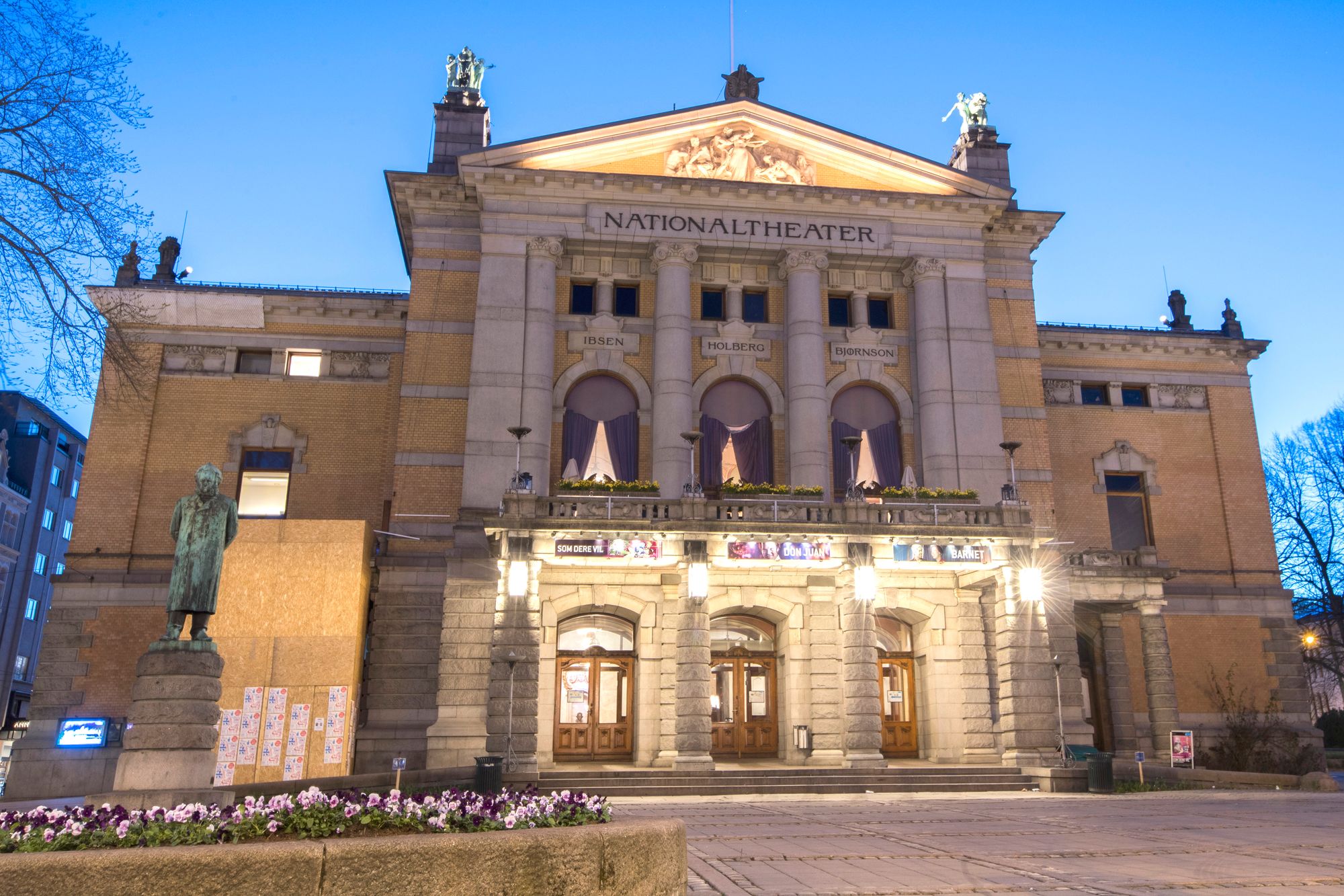 Teaterbygningen fra 1899 skal totalrehabiliteres.