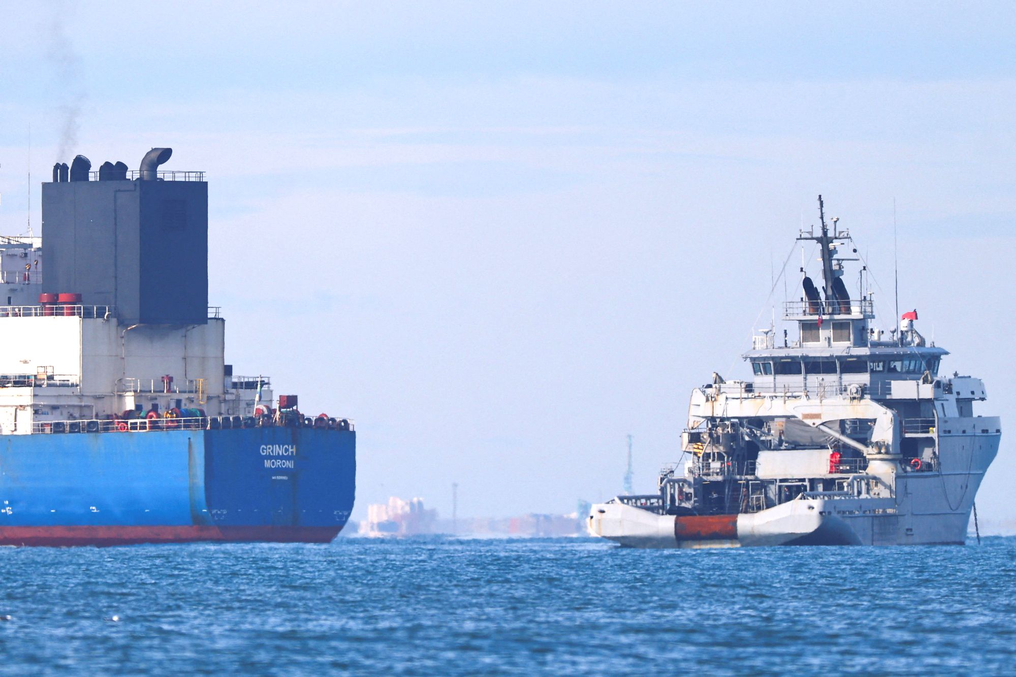 Den siste tiden har europeiske land begynt å stanse skip mistenkt for å være en del av den russiske skyggeflåten, som i januar da oljetankeren Grinch ble stanset av den franske marinen utenfor Marseille.