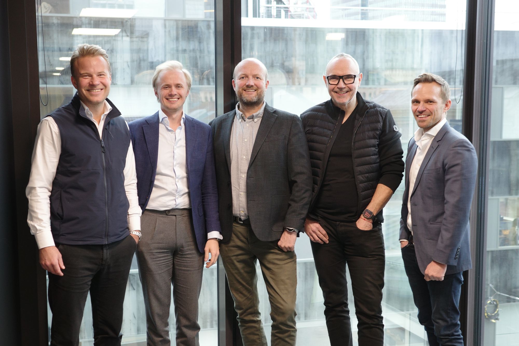 Investeringsselskapet Monterro går inn som hovedeier i norske Qondor for å rulle ut plattformen globalt. Fra venstre: Nils Olsson (styreleder), Andreas Eiden (medgründer), Nils Olav Rislå (daglig leder), Mård Askim (medgründer) og Christian Walther (investeringsansvarlig).