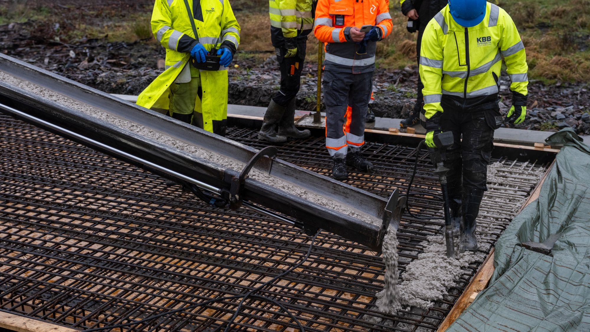 Teststøpen viste gode flytegenskaper og styrkeutvikling i betongen, ifølge produsenten Cemvision.