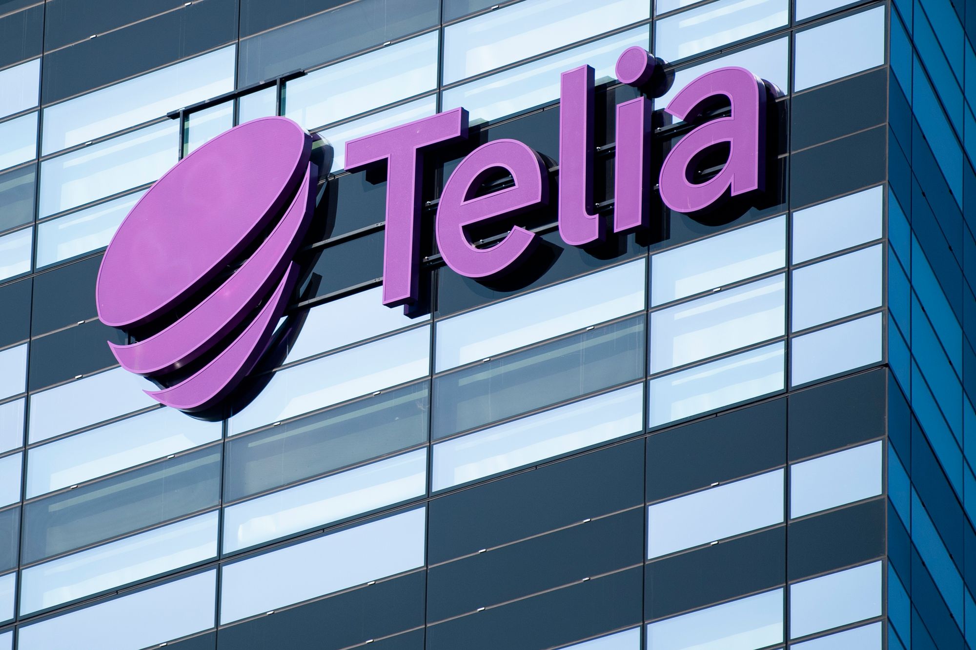 Telia-problemene som først ble meldt tirsdag formiddag får nå konsekvenser for togtrafikken.