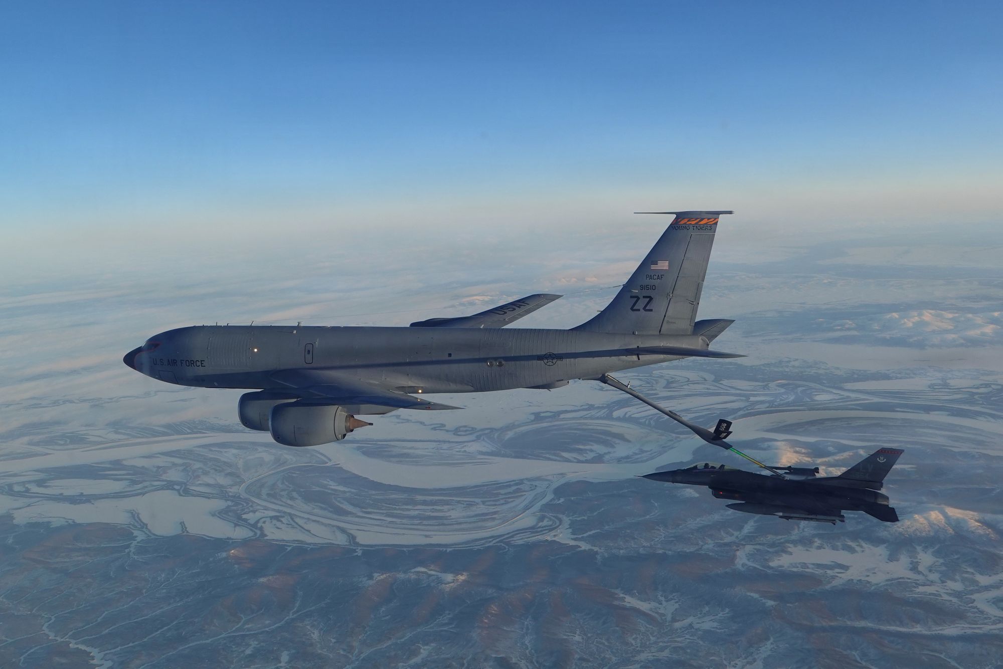 Det er et slikt tankfly KC-130-tankfly som har styrtet i Irak. Bildet er fra luftrommet over Alaska tidligere i år.