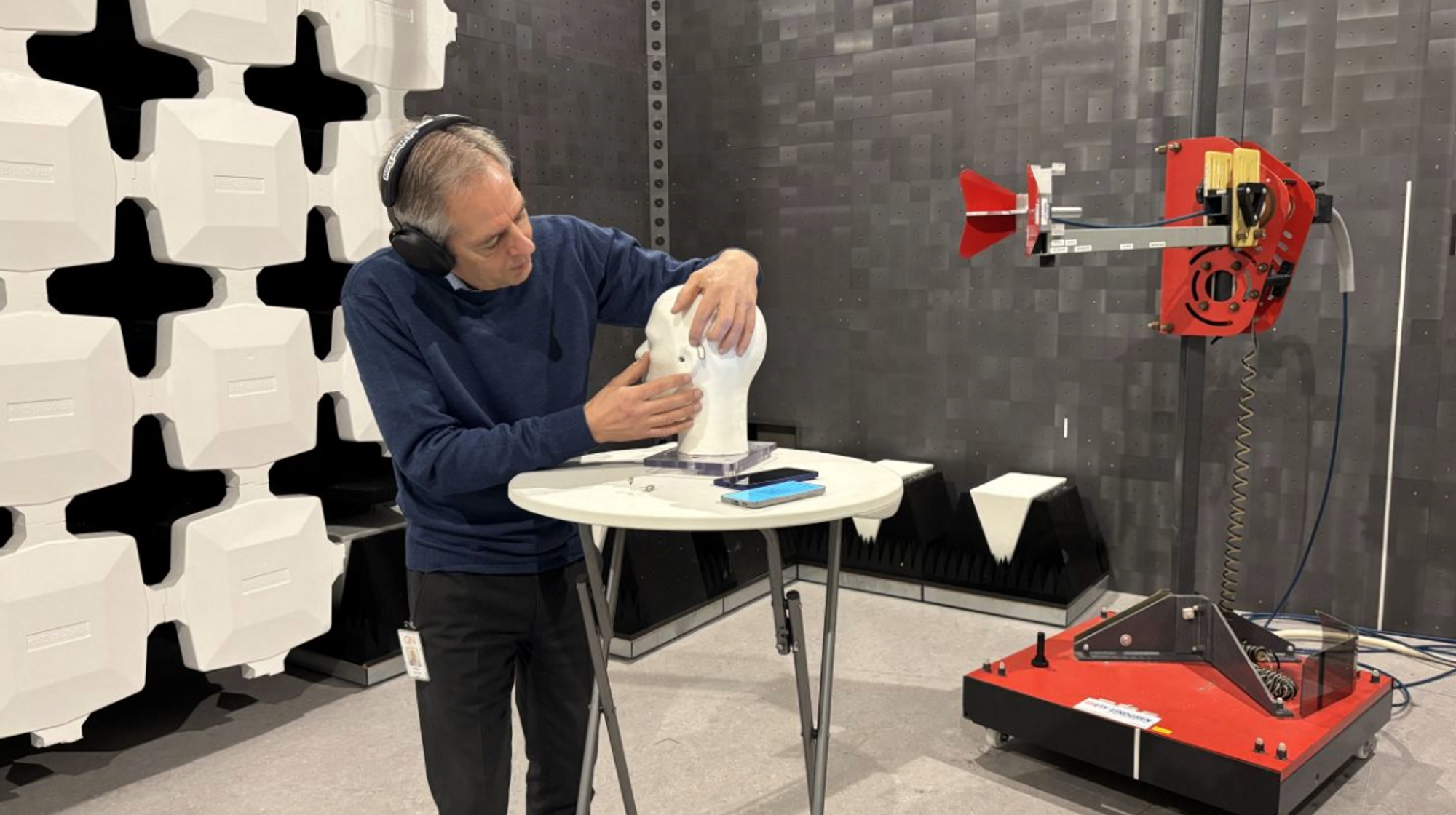 Auracast skal, som alle andre Bluetooth-produkter, overholde EMC-standardene. 