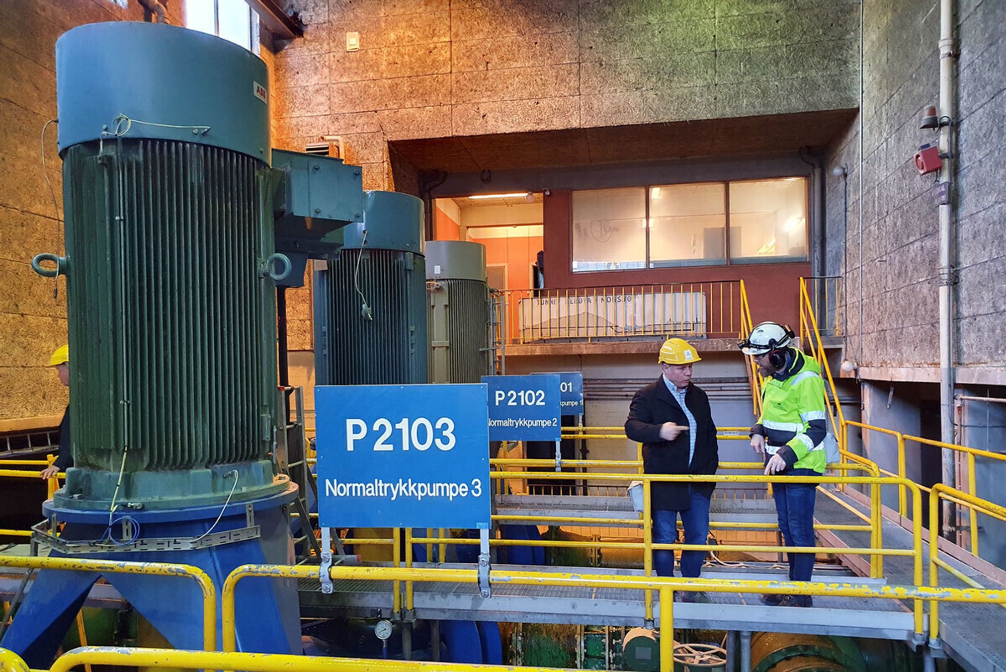 Når man diskuterer energieffektivisering, handler det gjerne om bygg. Men en betydelig del av strømforbruket ligger i industrielle systemer: pumper, vifter, mekaniske prosesser og tekniske anlegg.