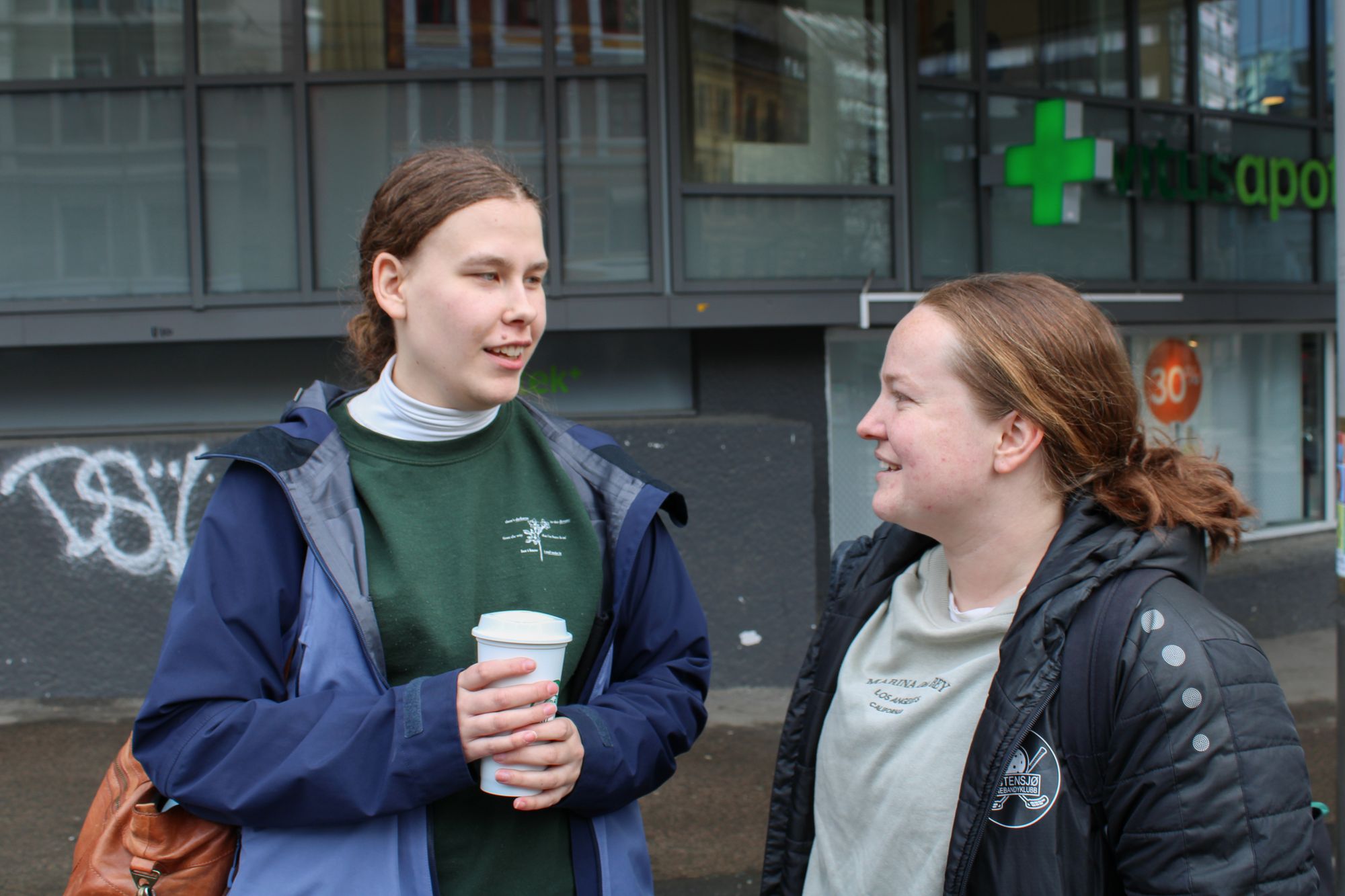 Flere Bluetooth-hodetelefoner har et sikkerhetshull som gjør det mulig for andre å koble seg til uten å at eieren blir varslet.