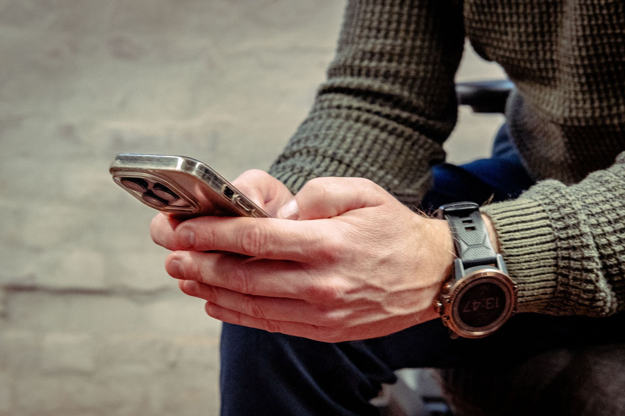 Nasjonal kommunikasjonsmyndighet (Nkom) varsler strengere reaksjoner for mobiloperatører som bryter krav til ID-kontroll