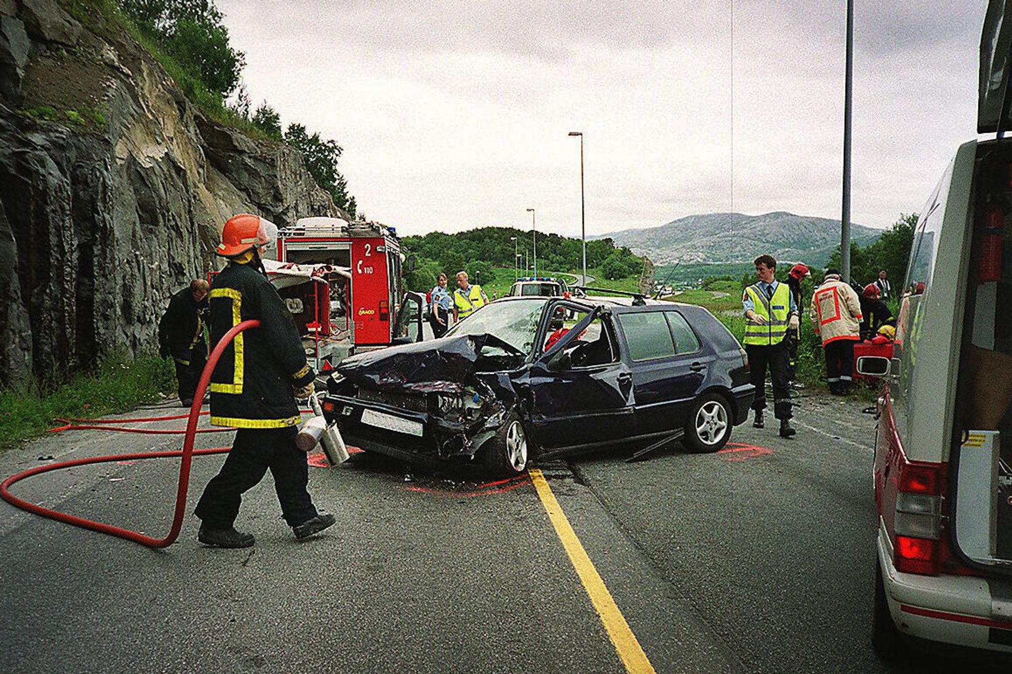 Et finsk forskningsprosjekt anslår at den automatiske ulykkesvarslingen Ecall bare vil redde ett liv i året fram mot 2035. En gruppe Frp-politikere ber likevel regjeringen holde liv i det norske 2G-nettet i minst fem år til for å hindre at 700.000 norske biler med 2G-Ecall mister funksjonen.