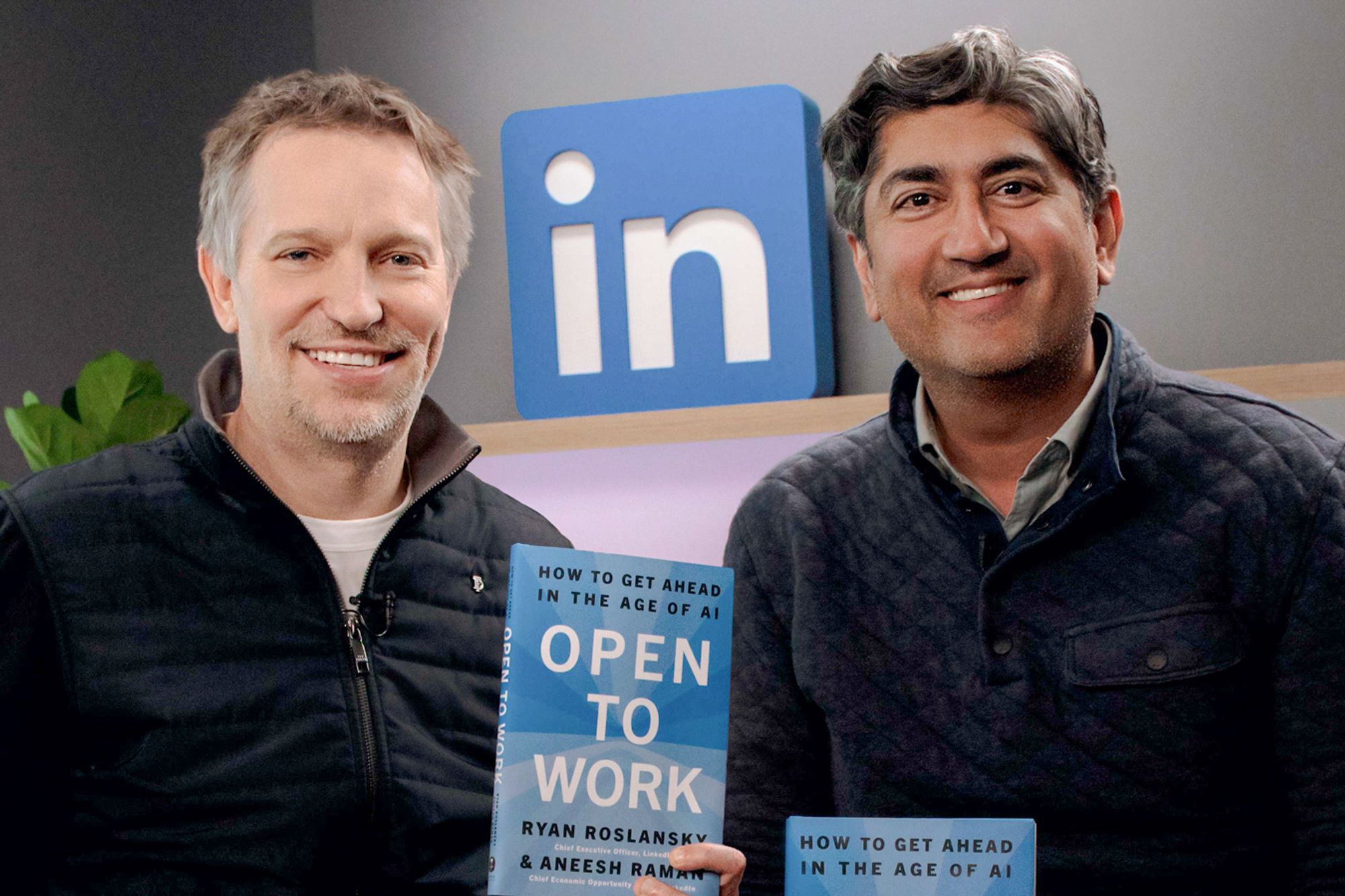 Ryan Roslansky (t.v.) og Aneesh Raman i Linkedin heier på mennesker i KI-æraen.