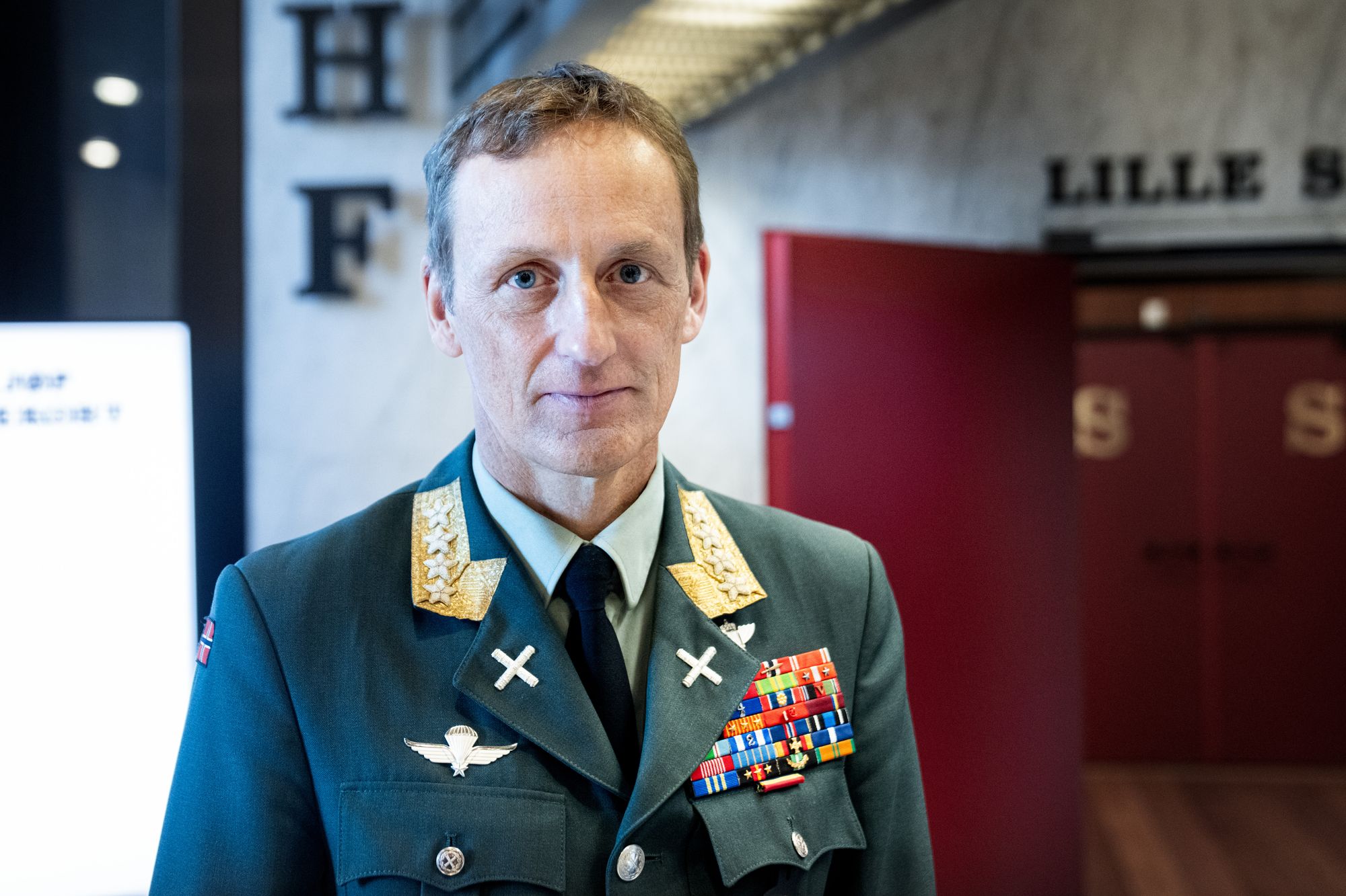 Forsvarssjef Eirik Kristoffersen er tilfreds med avgjørelsen om å droppe egne langtrekkende droner i Norge. 