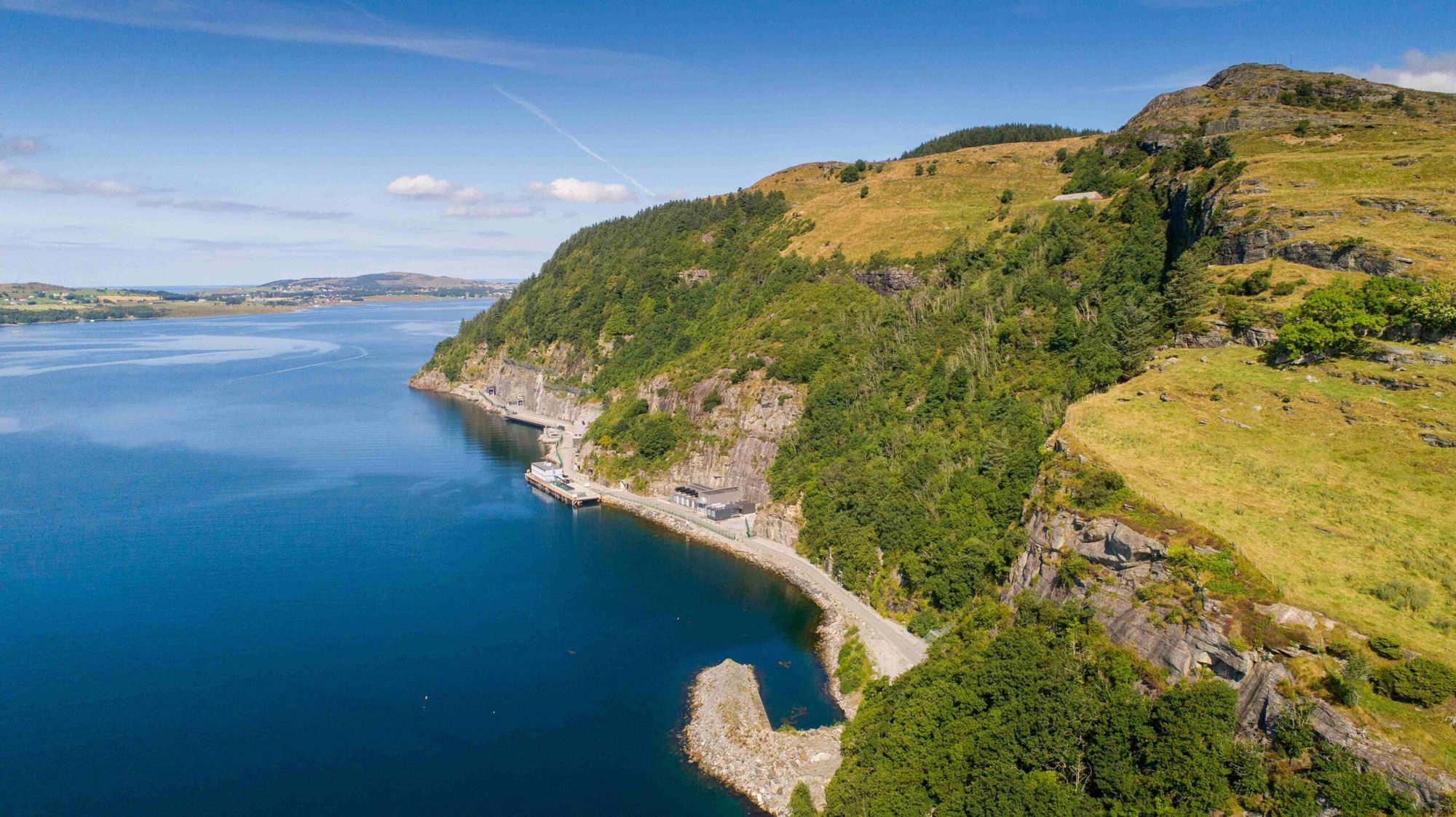 På Rennesøy utenfor Stavanger finner vi Green Mountains første datasenter. Det ligger inne i fjellet, i et tidligere Nato-anlegg for ammunisjonslagring.