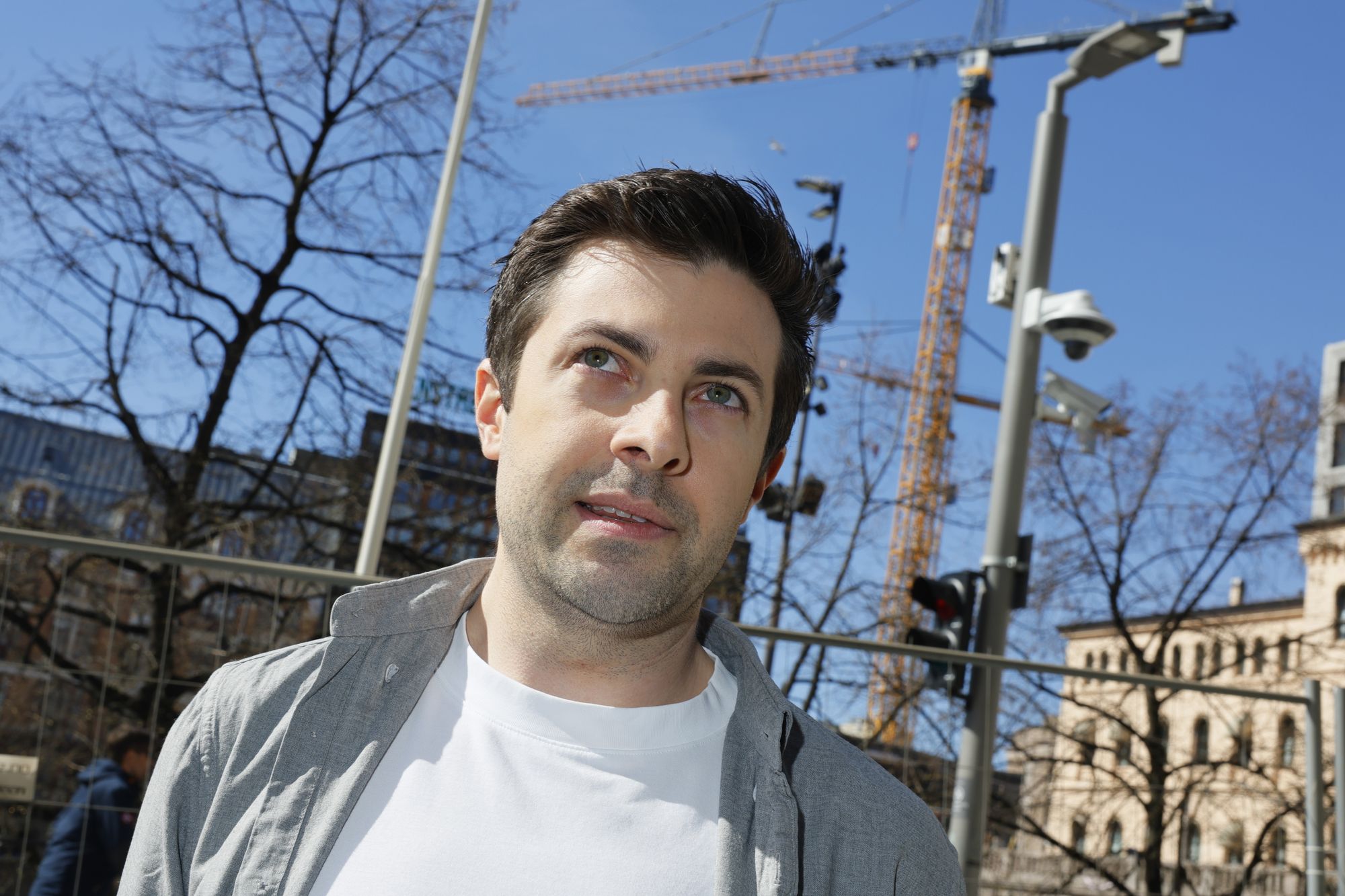 Harrison Sand, sikkerhetsforsker hos Mnemonic, blir ikke overrasket om det finnes flere sikkerhetshull som kan brukes til å spore telefoner, enn det han oppdaget hos Telia.