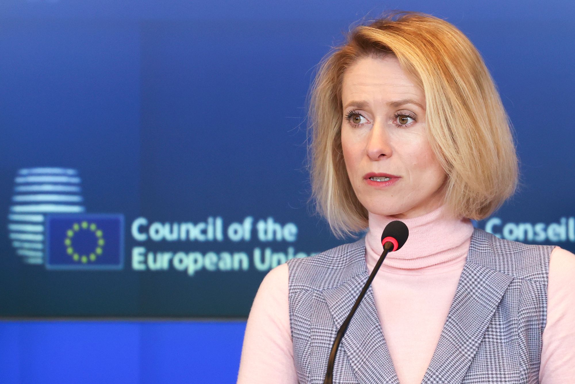 EUs utenrikssjef Kaja Kallas sier den nye sanksjonspakken mot Russland vil svekke landets krigsøkonomi ytterligere.