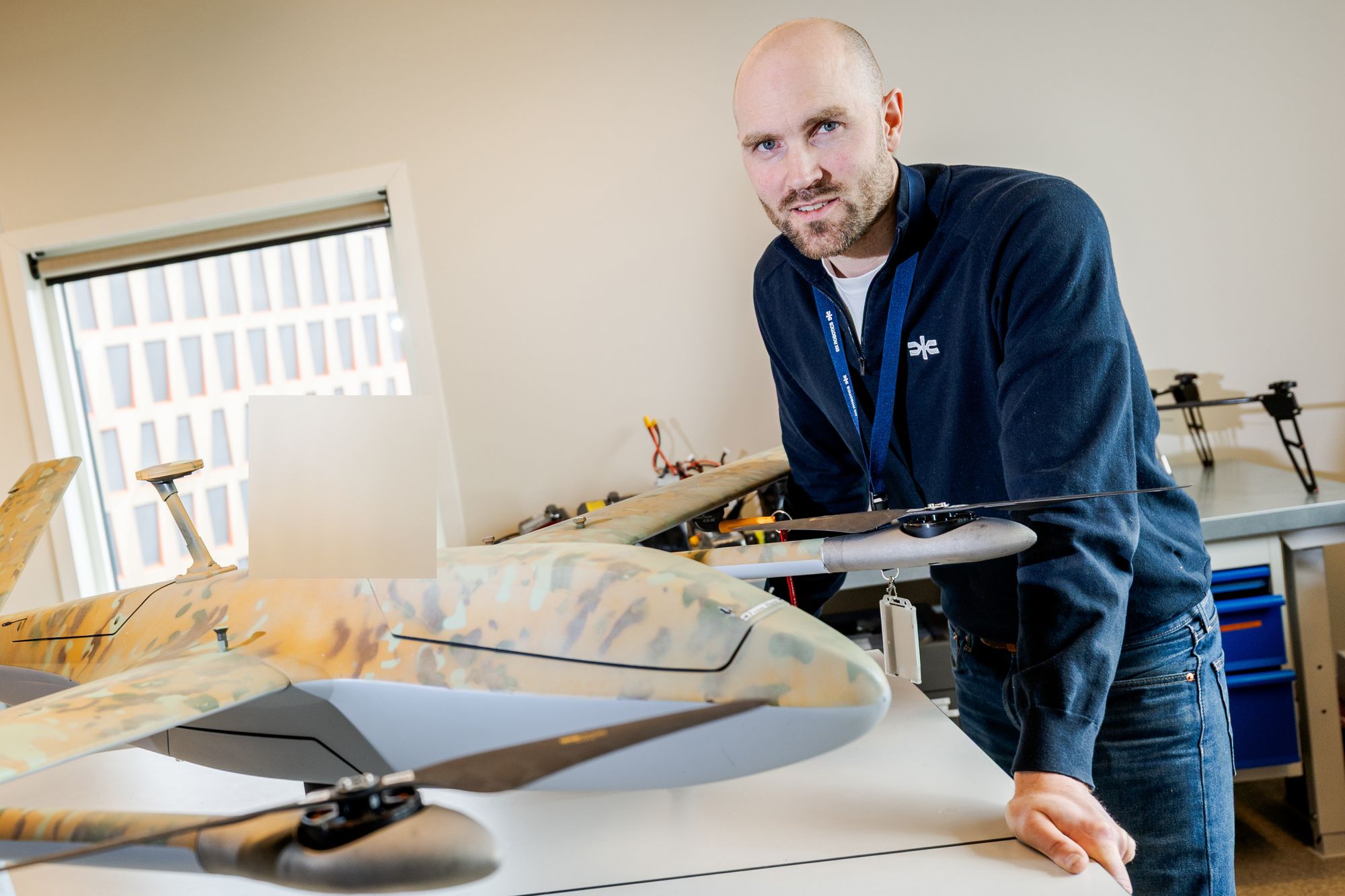 Six Robotics-gründer Christian Fredrik Eggesbø har fått flere droneavtaler med sin tidligere arbeidsgiver FFI, uten at de har vært lagt ut på anbud.