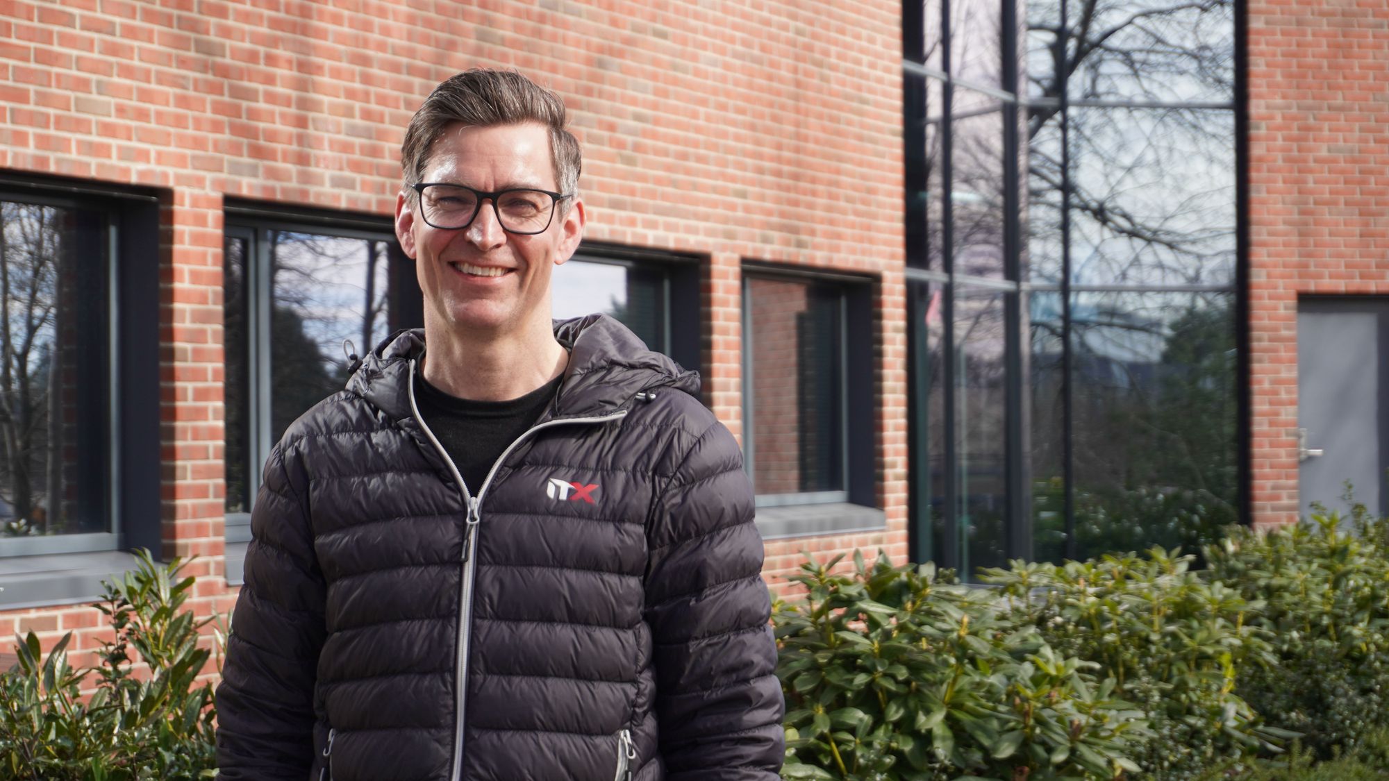 Morten Klausen er daglig leder og en av gründerne i ITX. Han forteller at de merker exit-diskusjonene ved at folk legger mer vekt på at dataene deres lagres i Norge. Selskapet bygger en KI-infrastruktur uten amerikansk infrastruktur. 