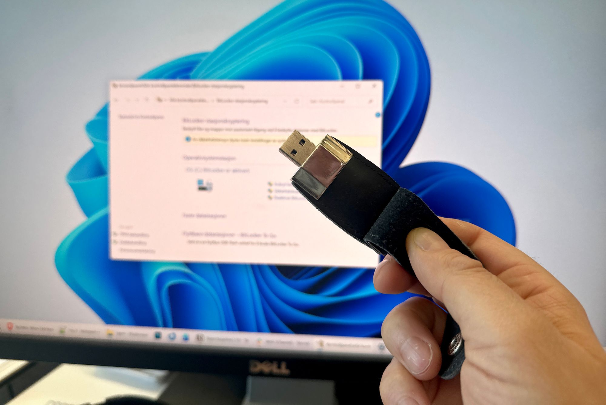 Det som skulle være en trygg lås for innholdet på PC-en, kan åpnes av hvem som helst på sekunder.