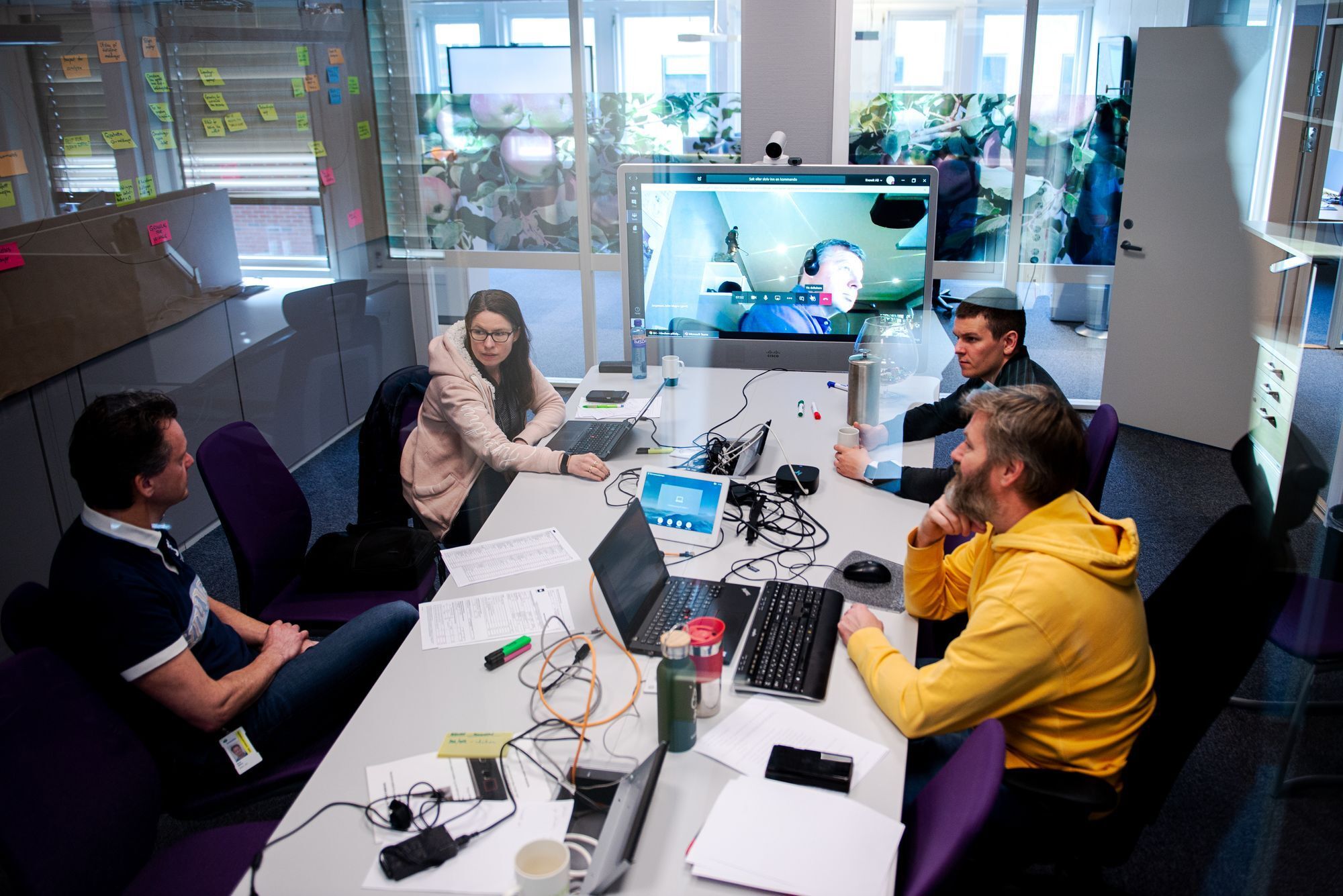 IT-supporten til Skatteetaten leveres fra fire ulike steder i Norge. Her ser vi Skatteetatens kjerneteam i Grimstad, som jobber med design og utvikling.