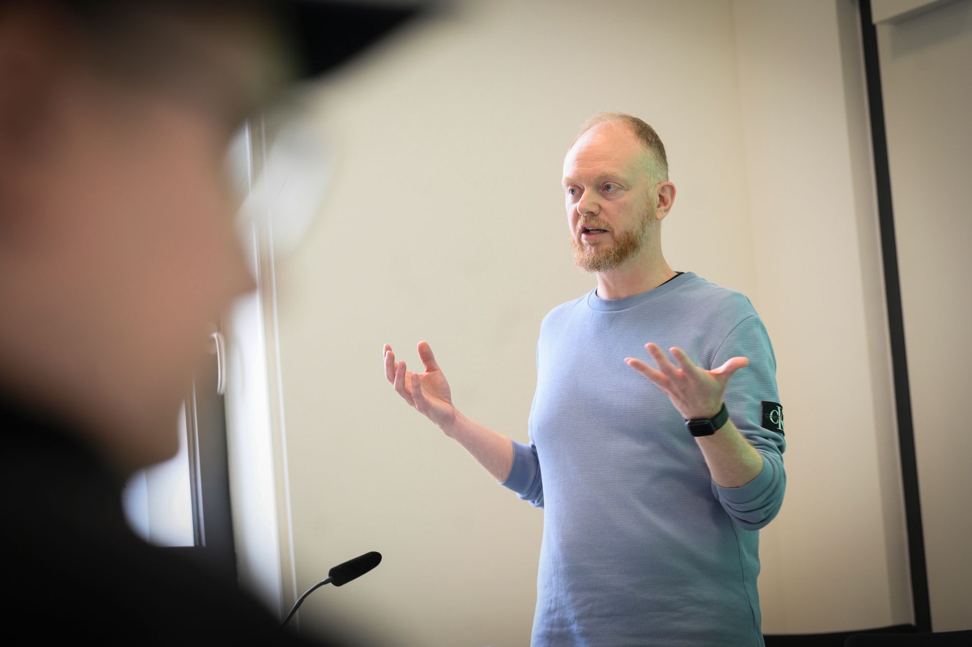 – Jeg tror kunstig intelligens endrer hvilke mennesker samfunnet trenger flere av, skriver teknolog og produktarkitekt Mikael Svenson i Microsoft. Han tror ikke KI først og fremst erstatter mennesker.