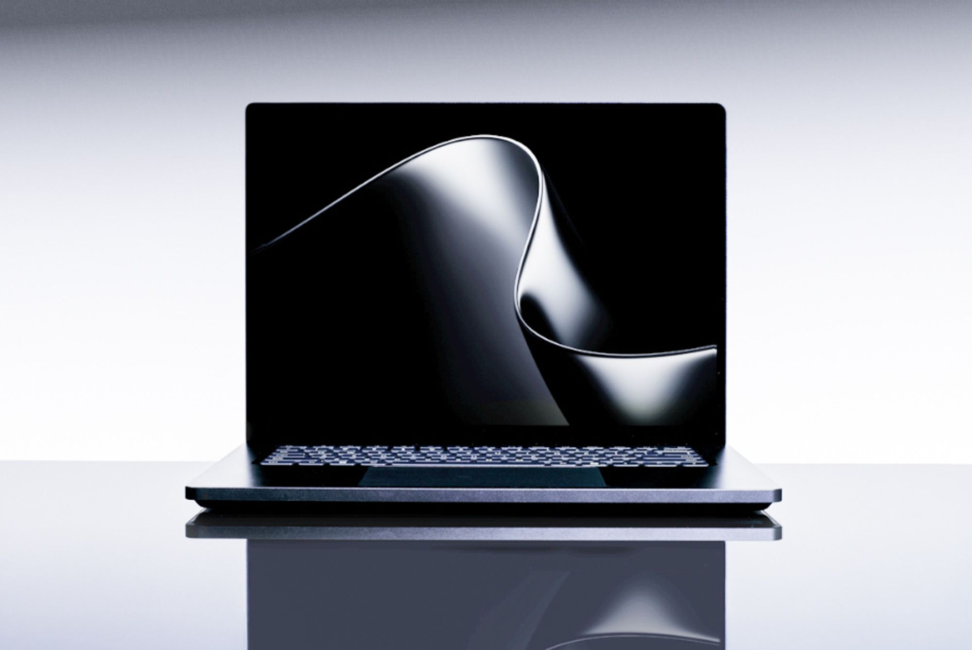 Microsoft slipper en ny Surface Ultra-maskin for å gjøre folk klare for KI-agentene.