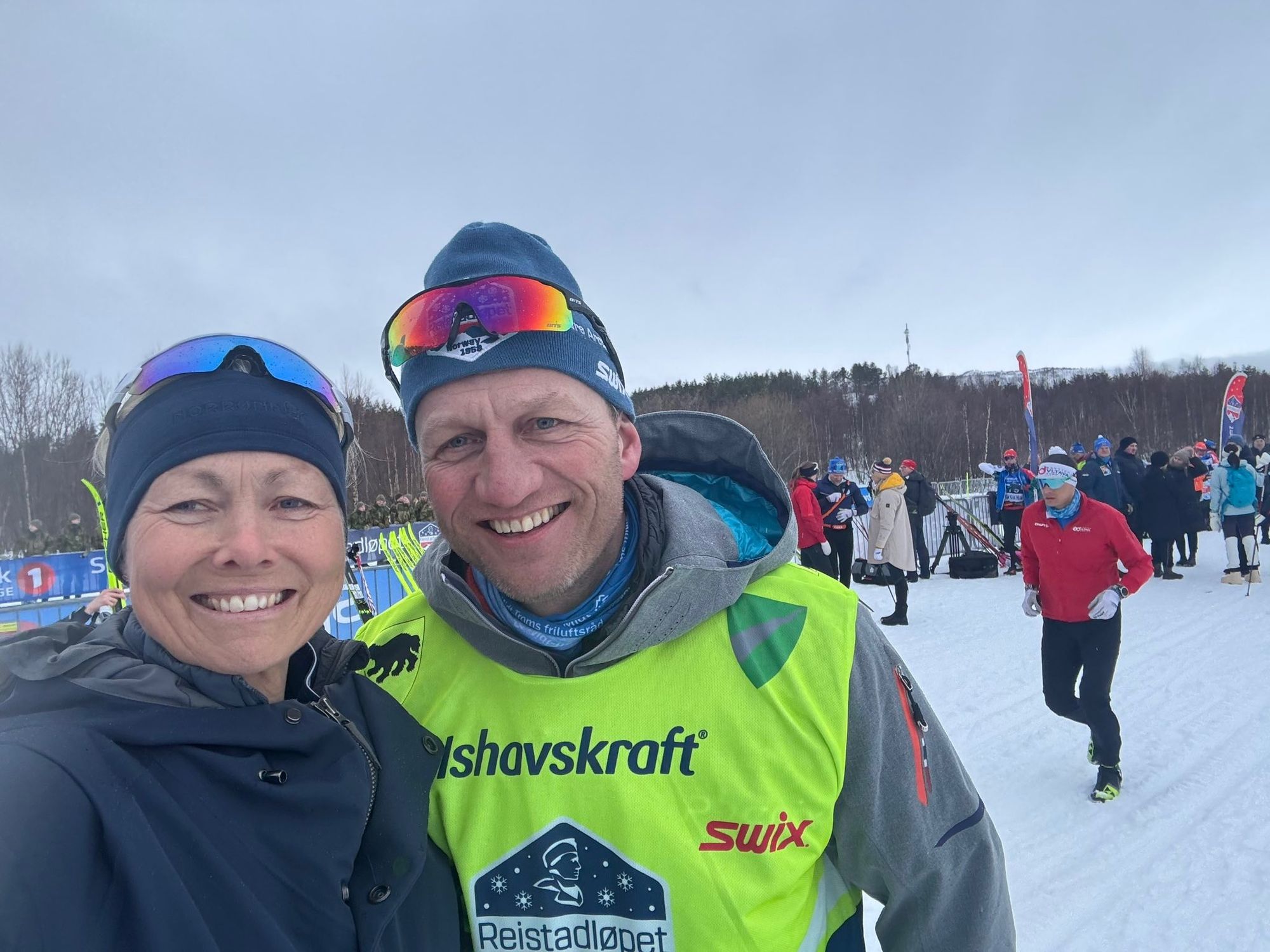 John Olav Fuglem er sjef for Reistadløpet som går over fem mil fra Setermoen til Bardufoss. Kollega Ingrid Gjerde, er stabssjef i Forsvarsstaben og var deltaker.