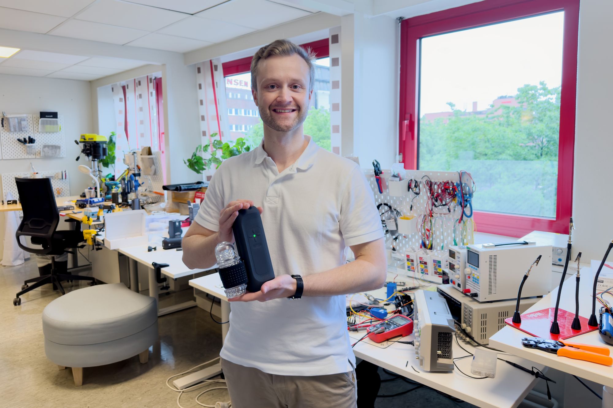 The Handy er et sexleketøy utviklet av Ohdoki. De er et norsk selskap som holder til i Oslo blant annet