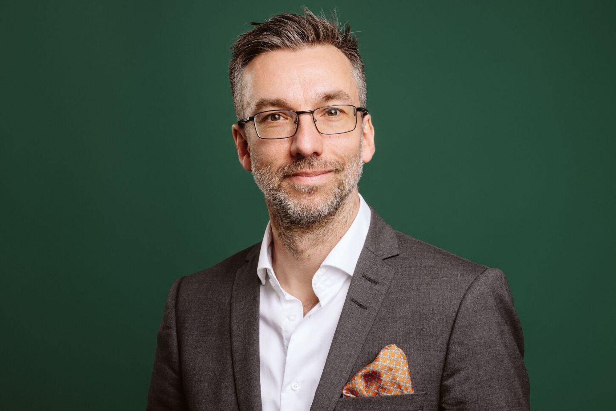 – Vi er vant til å snakke om KI som noe som kommer. Noe vi bør forberede oss på. Noe vi skal budsjettere for i 2027 eller kanskje 2028. Det er feil, skriver Alexander-Haneng i Digital Norway.