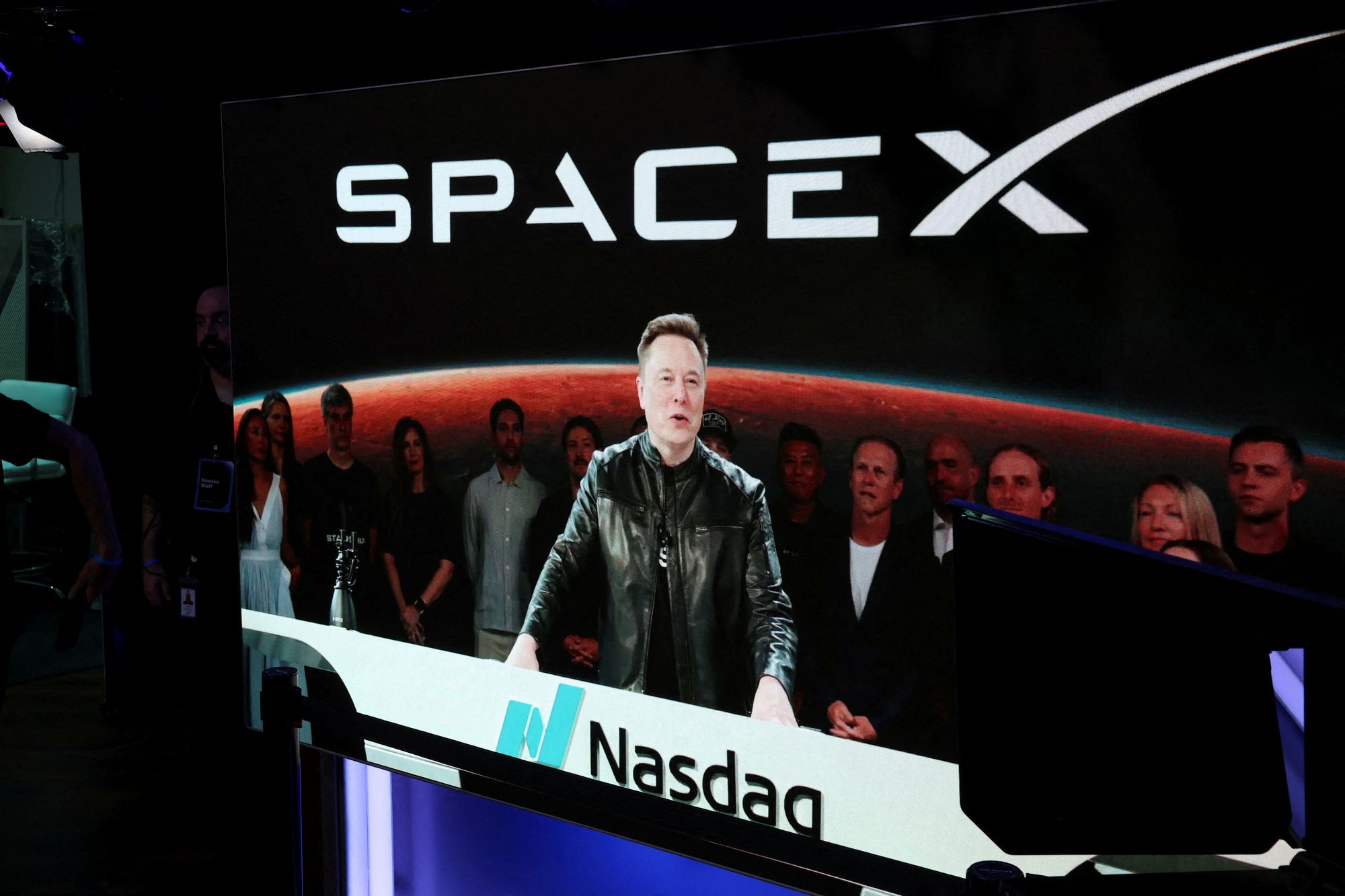 Elon Musk snakker om SpaceX.