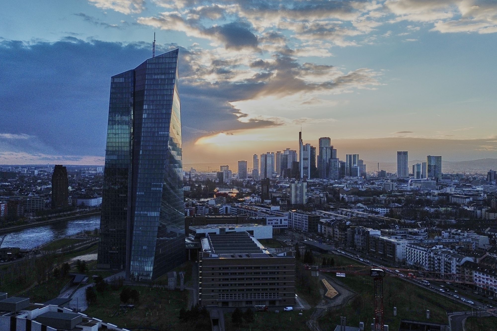 Den europeiske sentralbanken (ECB) holder til i dette signalbygget i Frankfurt, Tyskland. Sentralbanken skal etter planen begynne å utstede digitale euro.