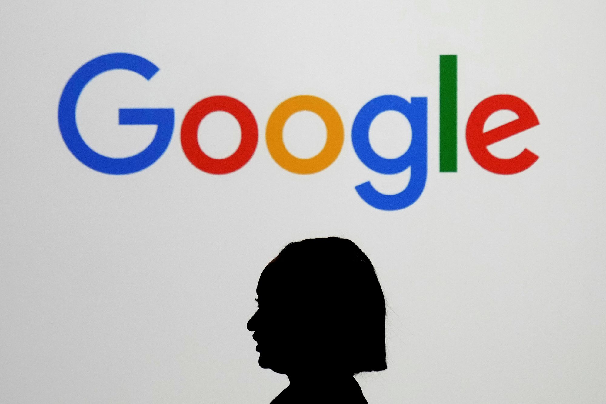 EU slår ned på hvordan Google behandler konkurrenter i søket og appbutikken.