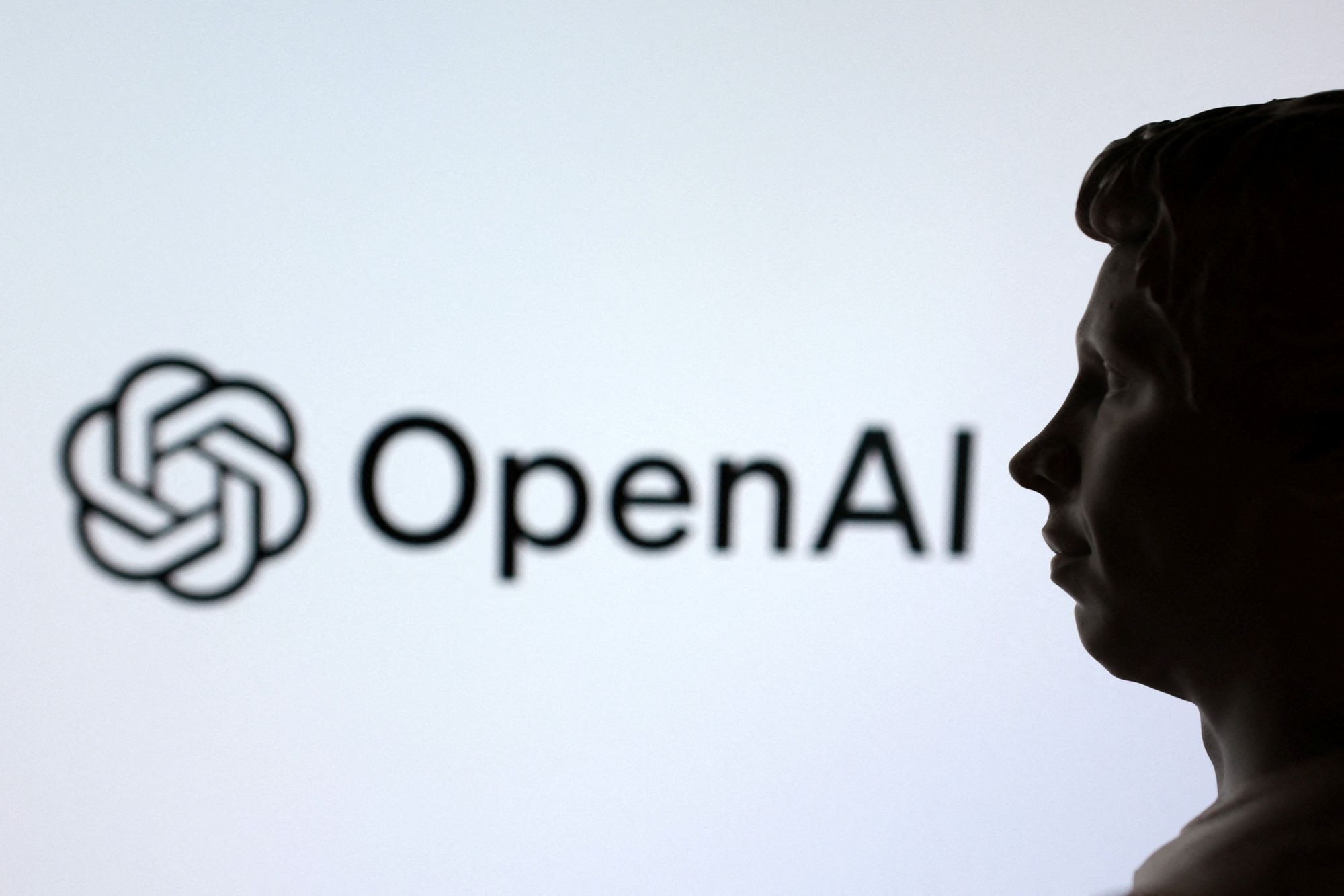 Open AI skal ikke ha oppdaget KI-agentens uautoriserte angrep på dagevis, sier kilder til Reuters. Illustrasjonsbilde med en 3D-printet modell av Sam Altman i forgrunn.