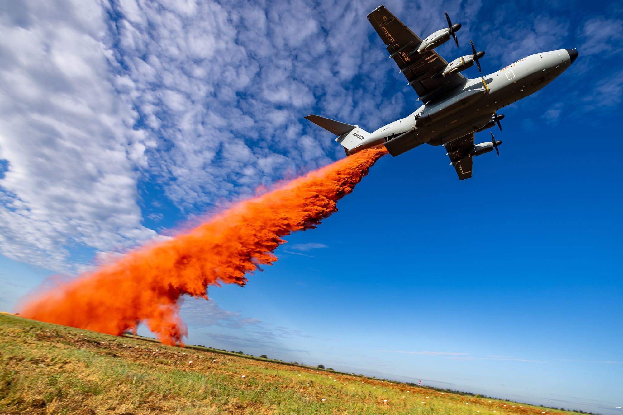 Airbus A400M kan ta med seg 20.000 liter med væske i en nyutviklet brannslukningsmodul.
