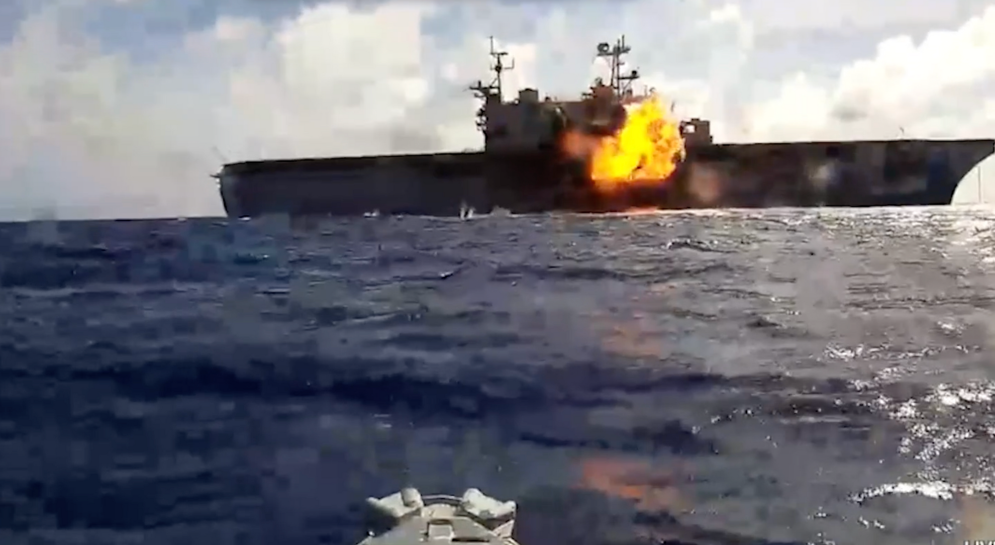 Senking av USS Peleliu ble fanget opp på film. 