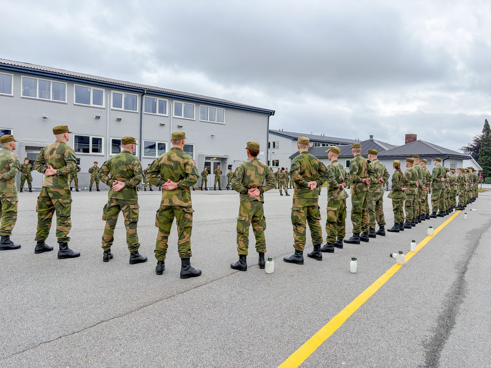Soldater som skal til Luftforsvaret kan vente seg lengre tjeneste enn vanlig.