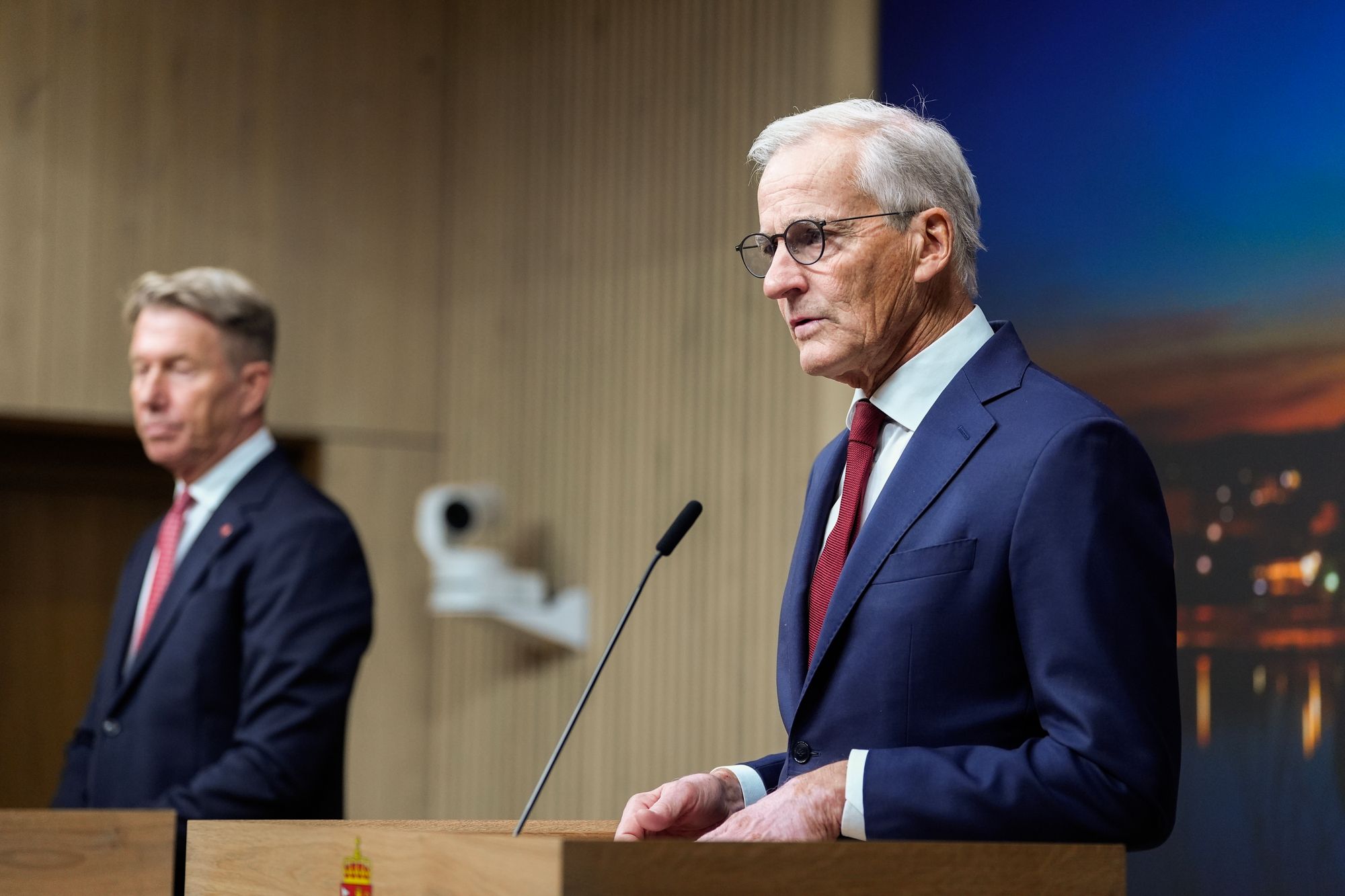 Regjeringen skal gjøre det raskere å bygge ut mer strømnett og kraftprosjekter, ved å forenkle regelverket. Her fra utbyggingen av 420 kV-kraftlinje i Finnmark.