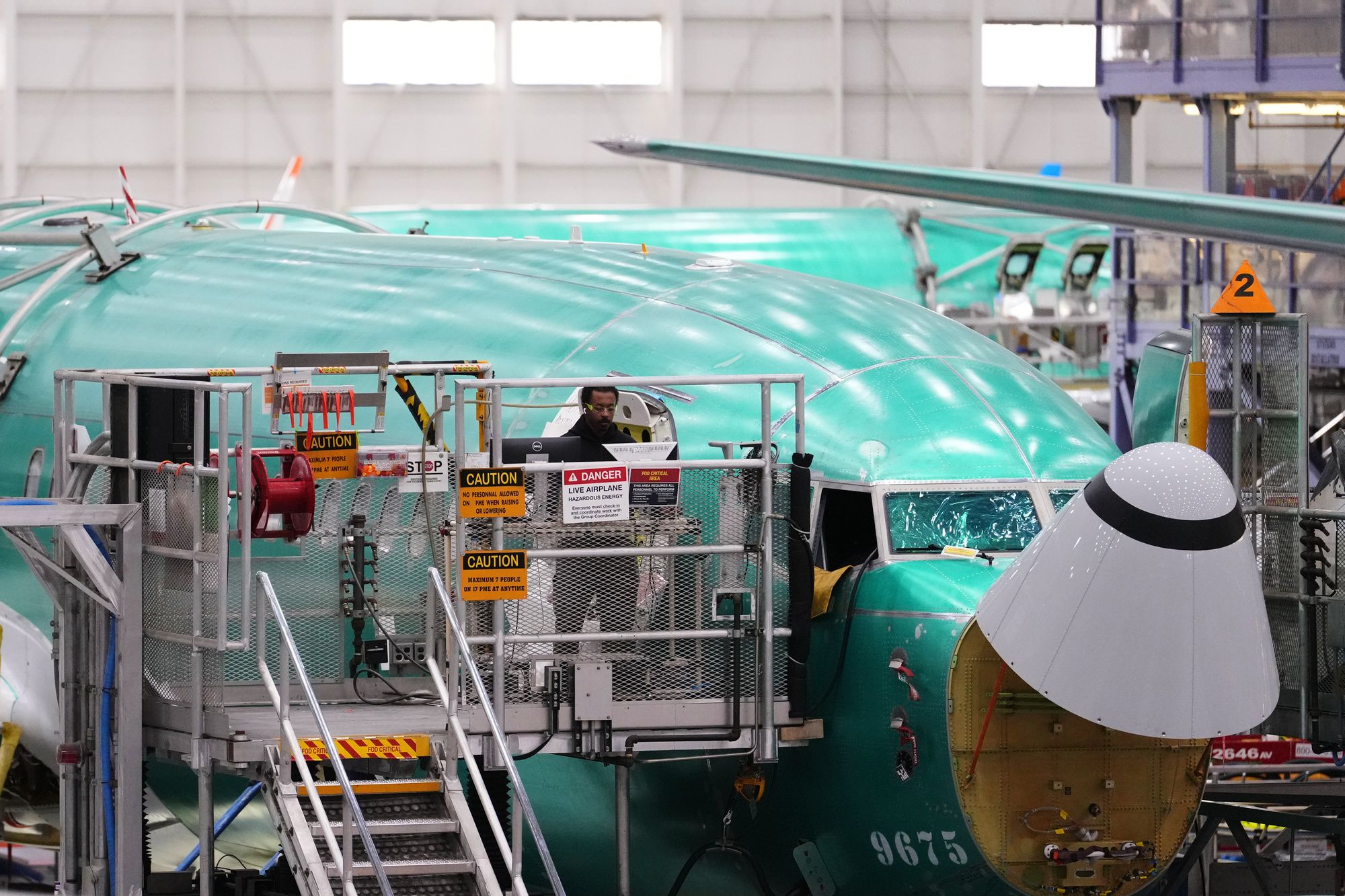 Flere nye Boeing-fly må kontrolleres for sprekker.
