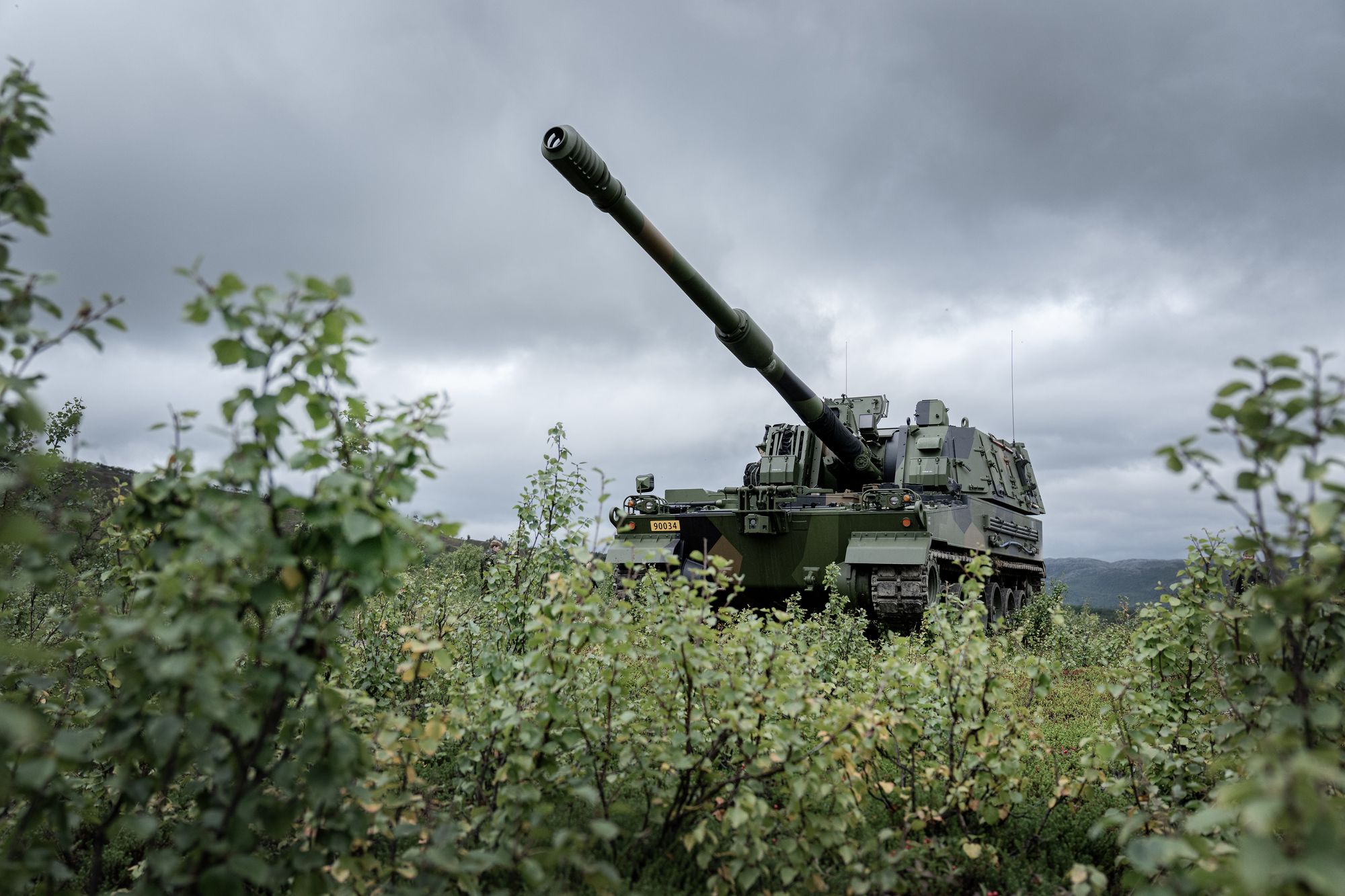 For første gang skytes det med eget K9 artilleriskyts i Halkavarre skytefelt ved Porsangmoen.