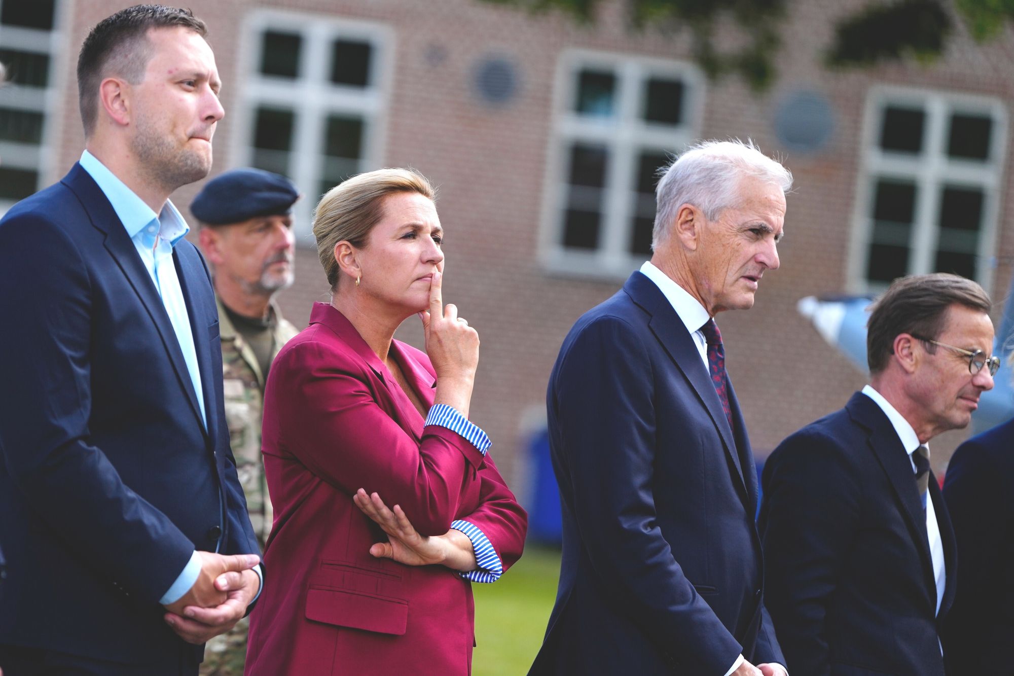 Statsminister Jonas Gahr Støre (Ap) møtte torsdag sine nordiske kolleger på Sjælland i Danmark. Her flankert av sin danske og svenske kollega Mette Frederiksen og Ulf Kristersson. 
