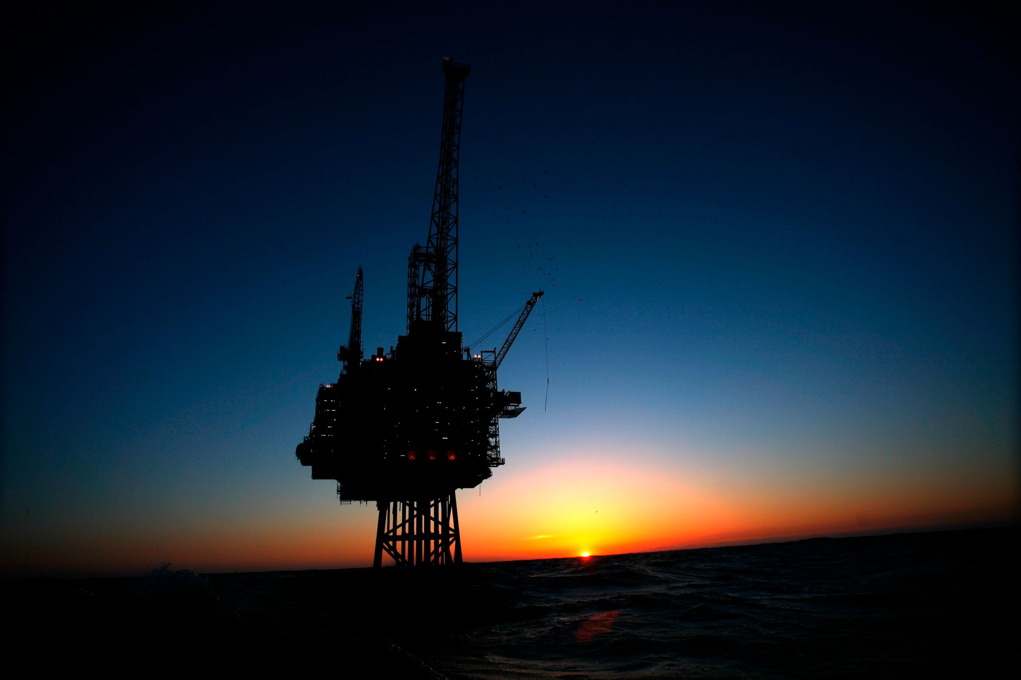 Mye av den framtidige produksjonen på sokkelen vil være avhengig av plattformer, subseaanlegg, rørledninger og prosessanlegg som allerede er i drift, skriver innleggsforfatterne. Bildet er fra Oseberg Øst.