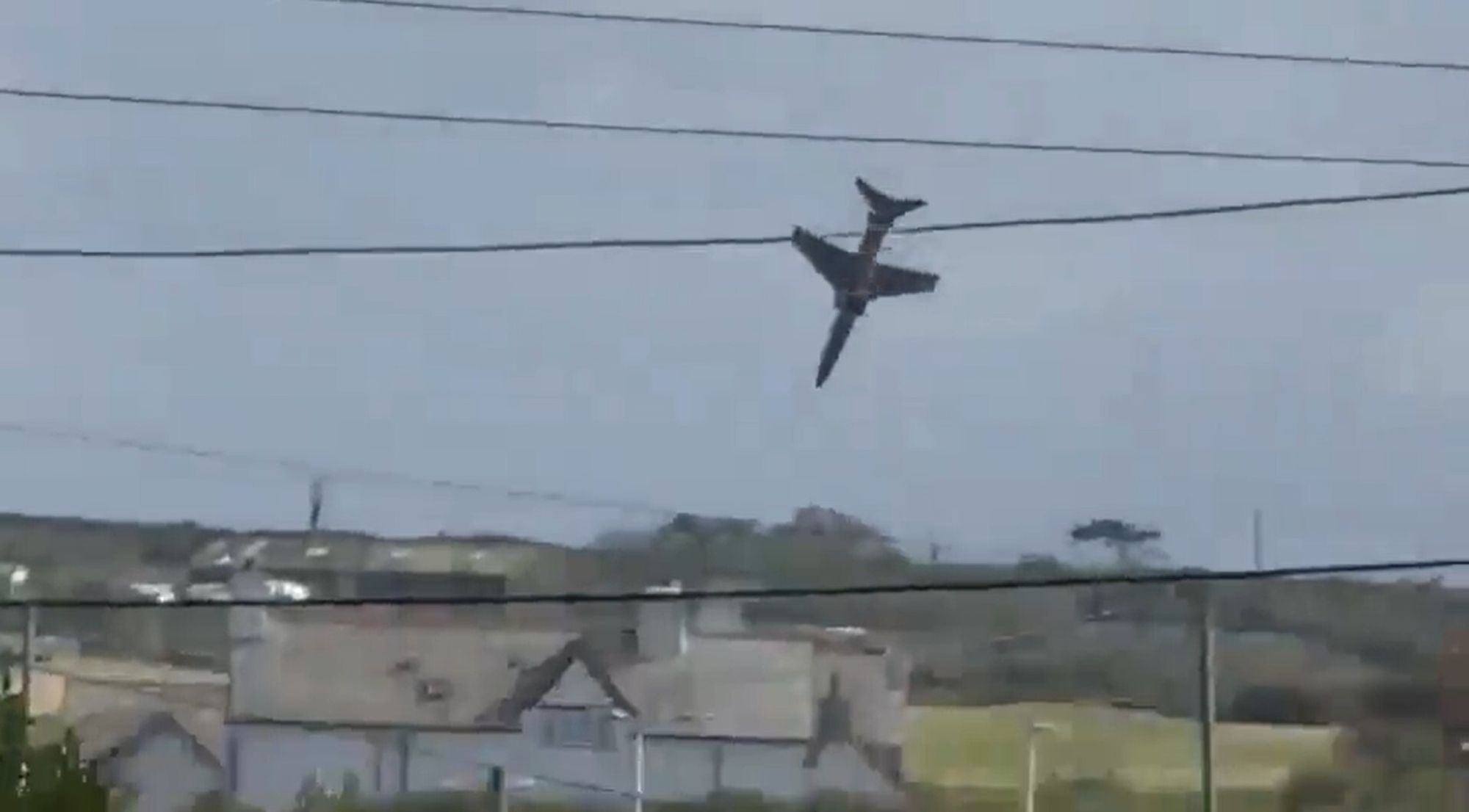 Hawk T2 styrter like ved flystasjonen RAF Valley i Wales 23. september 2026.